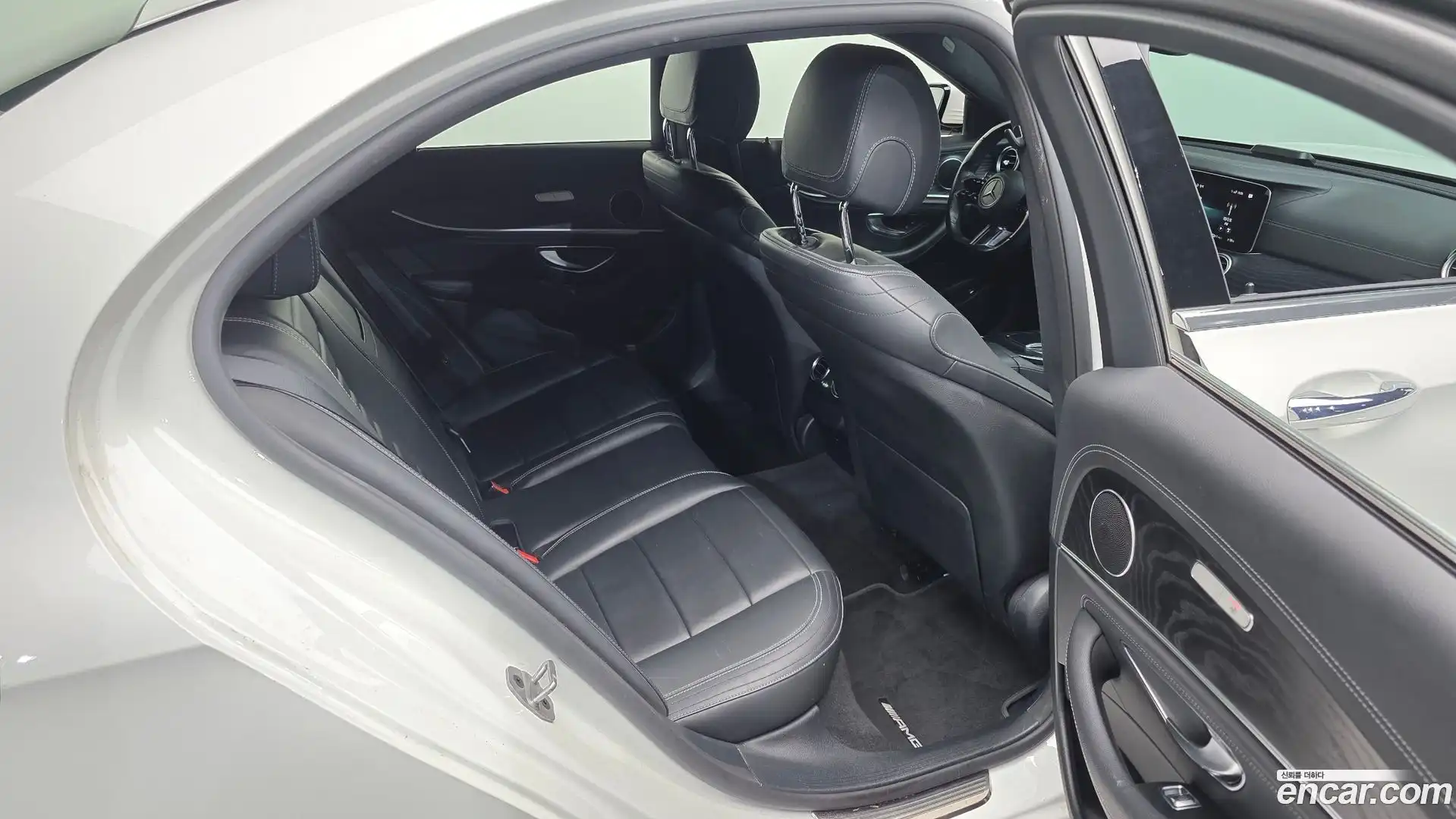 E-Class Mercedes-Benz 2021.6-OPTION-016