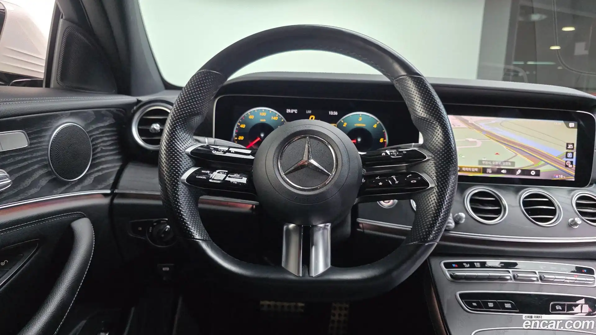 E-Class Mercedes-Benz 2021.6-OPTION-017