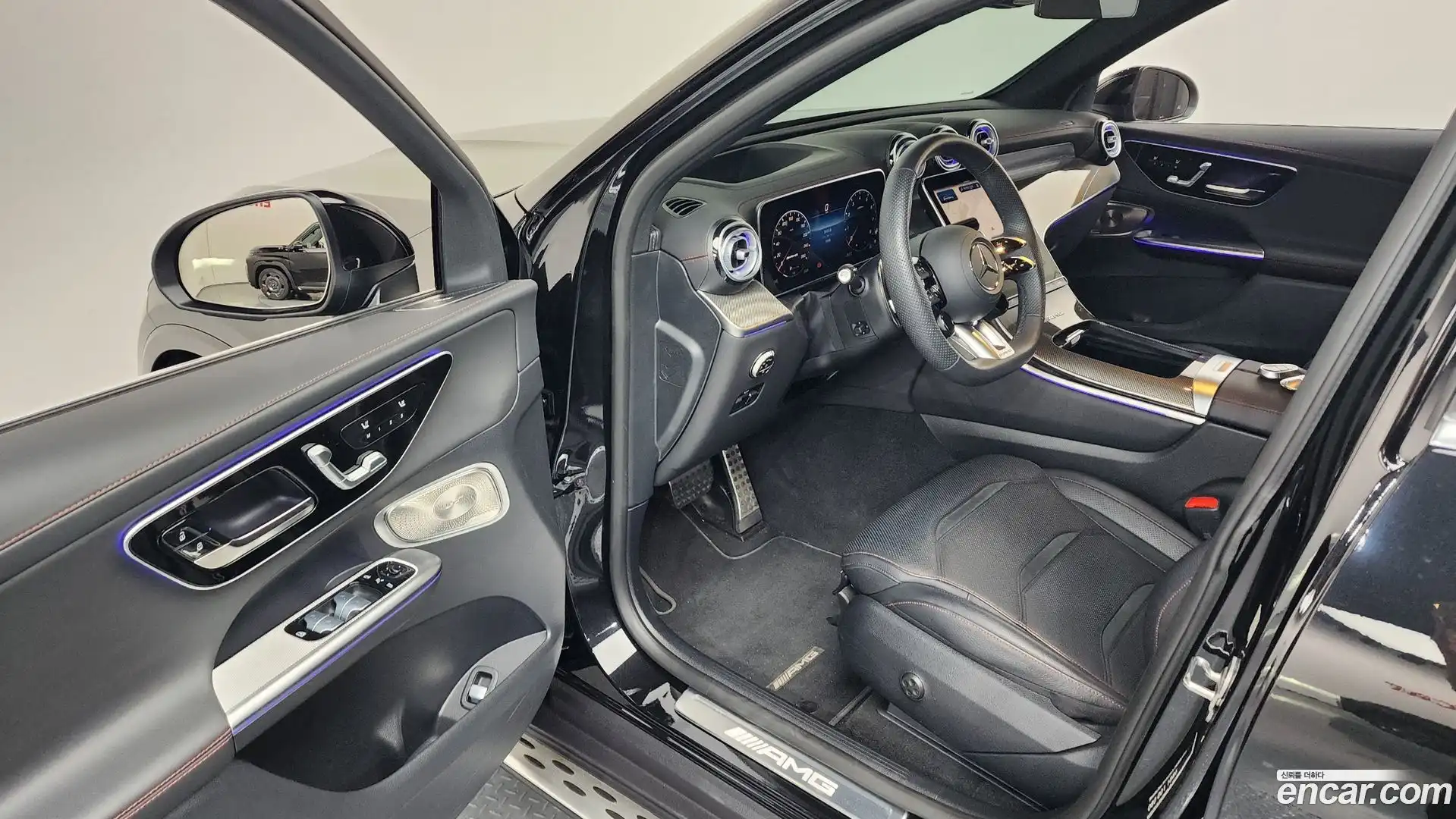 GLC-Class Mercedes-Benz 2025.8-INNER-010