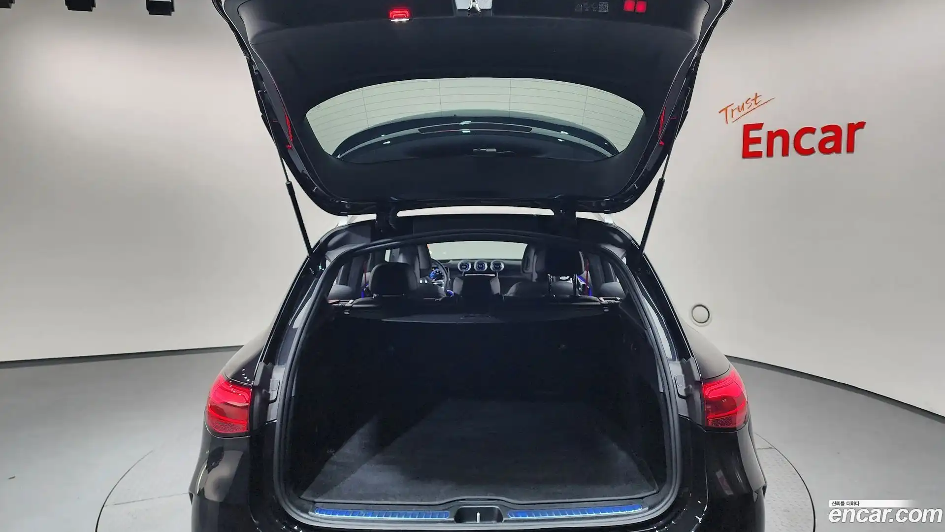 GLC-Class Mercedes-Benz 2025.8-OPTION-024