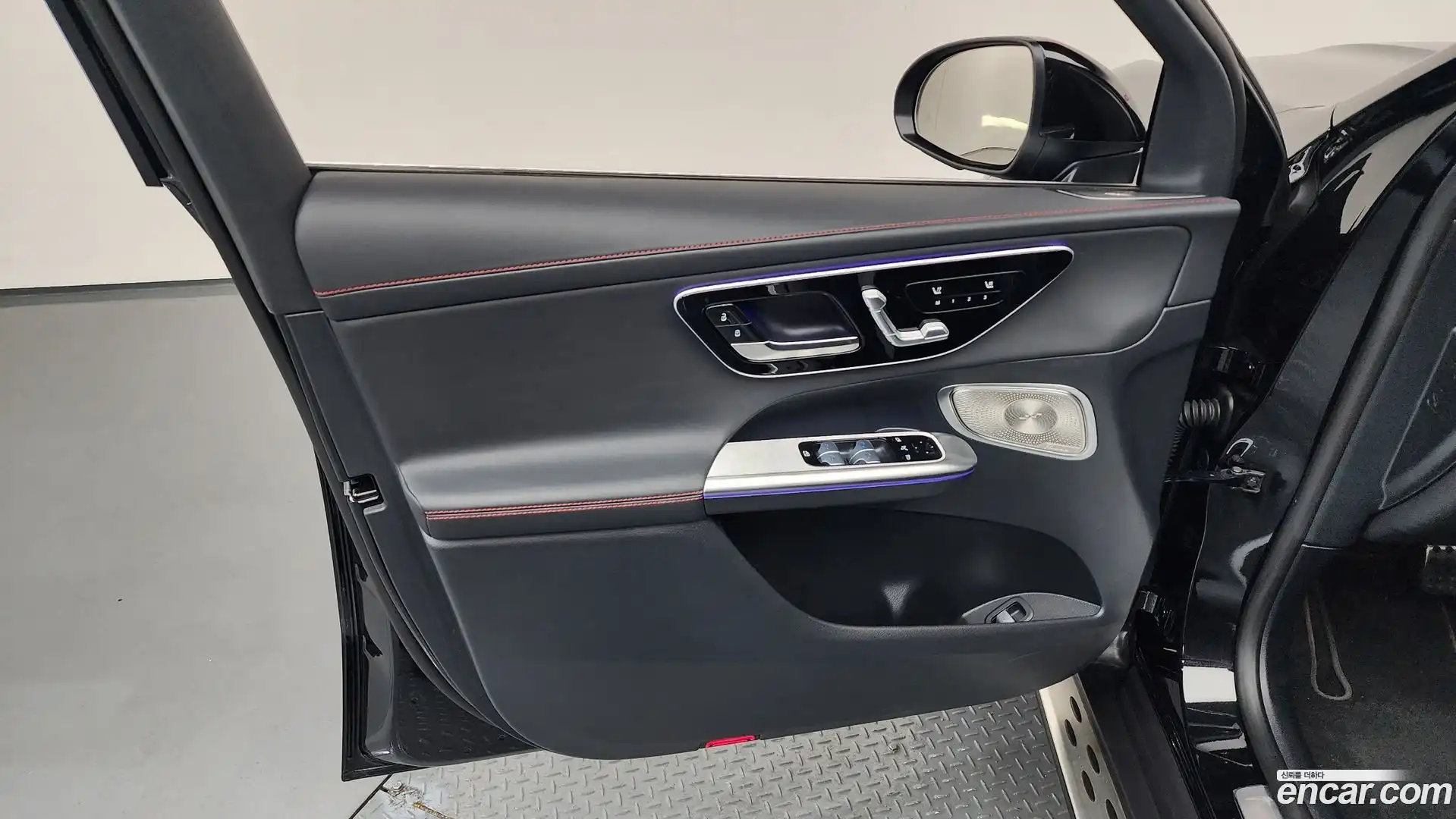 GLC-Class Mercedes-Benz 2025.8-INNER-034