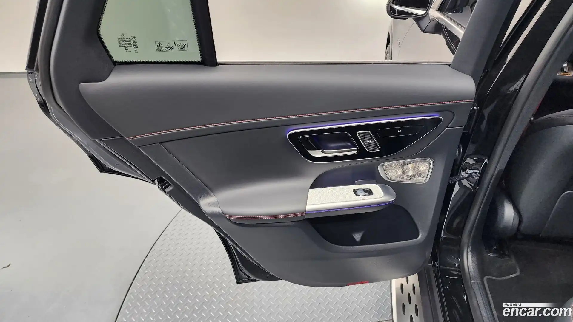 GLC-Class Mercedes-Benz 2025.8-INNER-035
