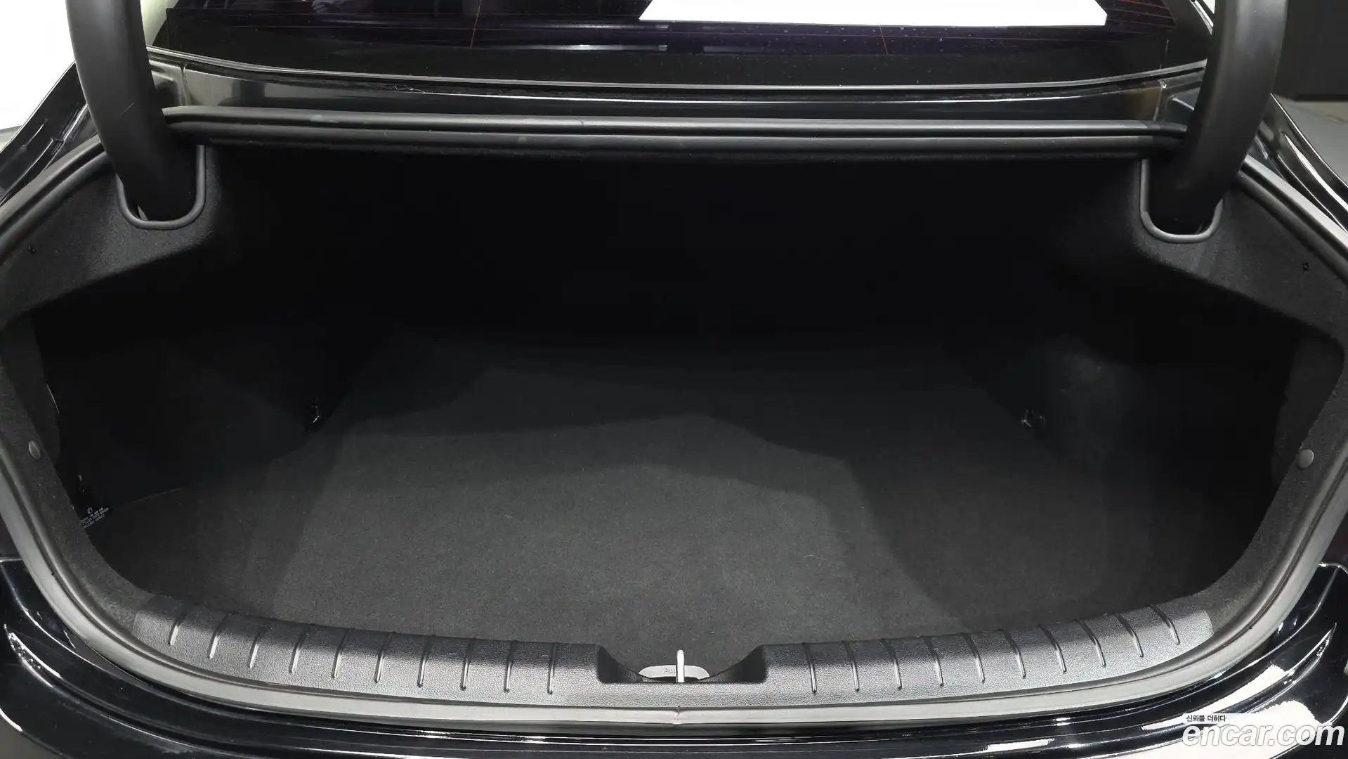Grandeur Hyundai 2017.3-OPTION-024
