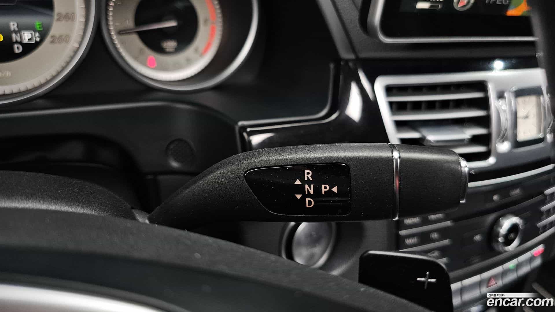 E-Class Mercedes-Benz 2015.11-INNER-009