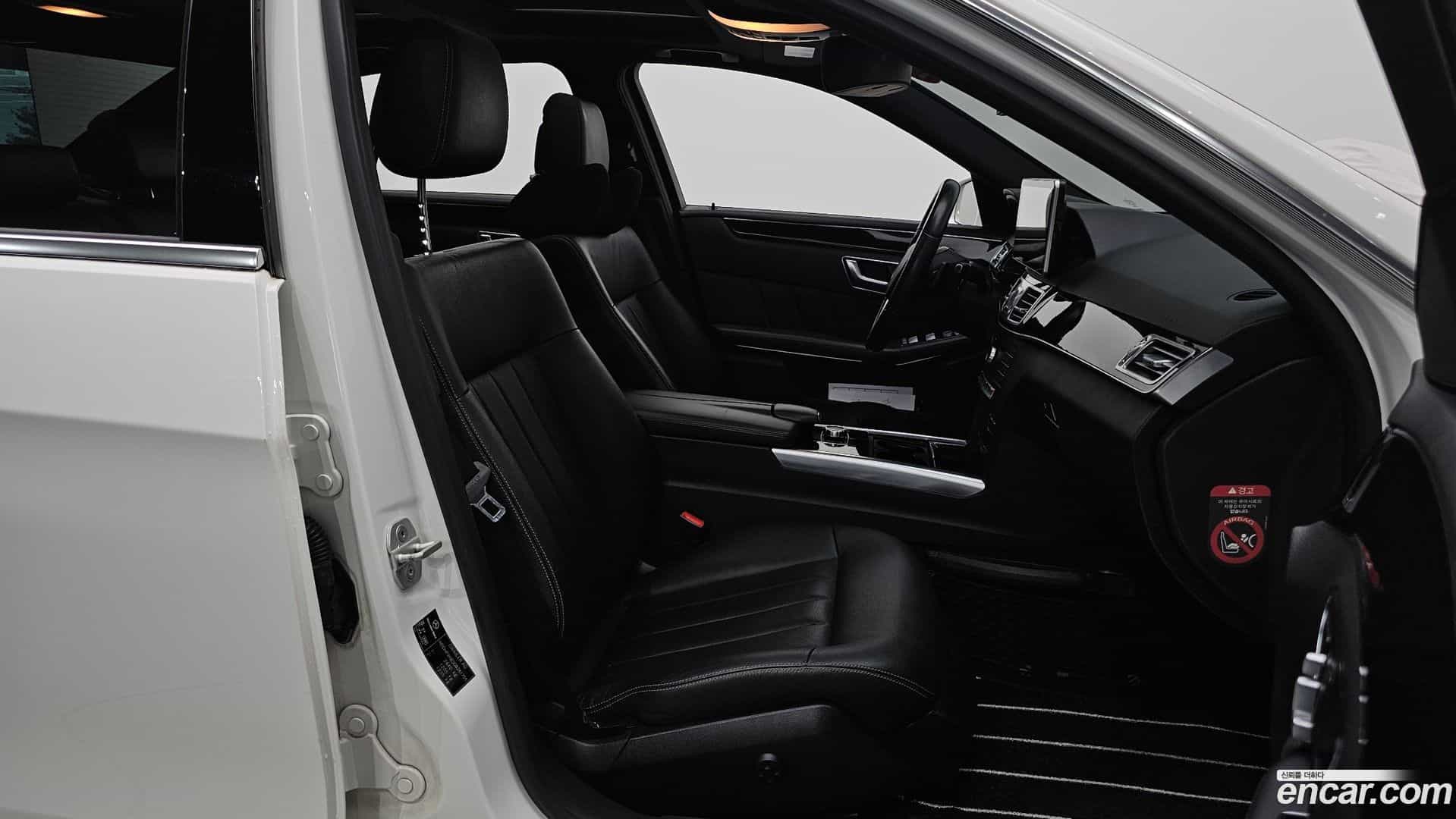 E-Class Mercedes-Benz 2015.11-INNER-010