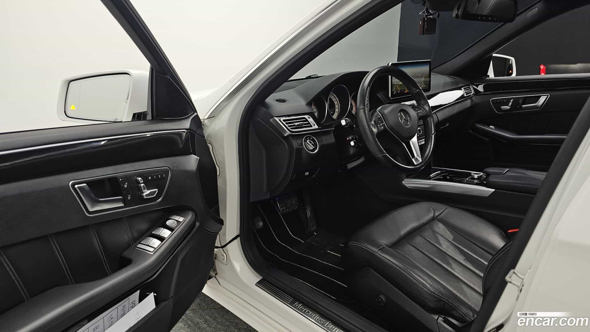 E-Class Mercedes-Benz 2015.11-OPTION-015