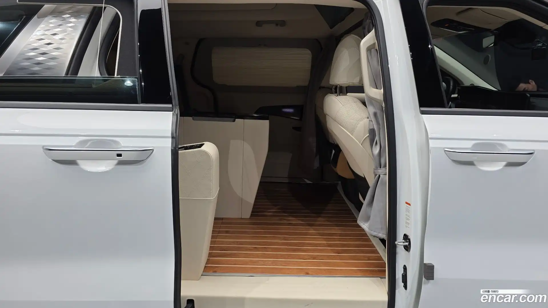 Canival Kia 2023.8-OPTION-015
