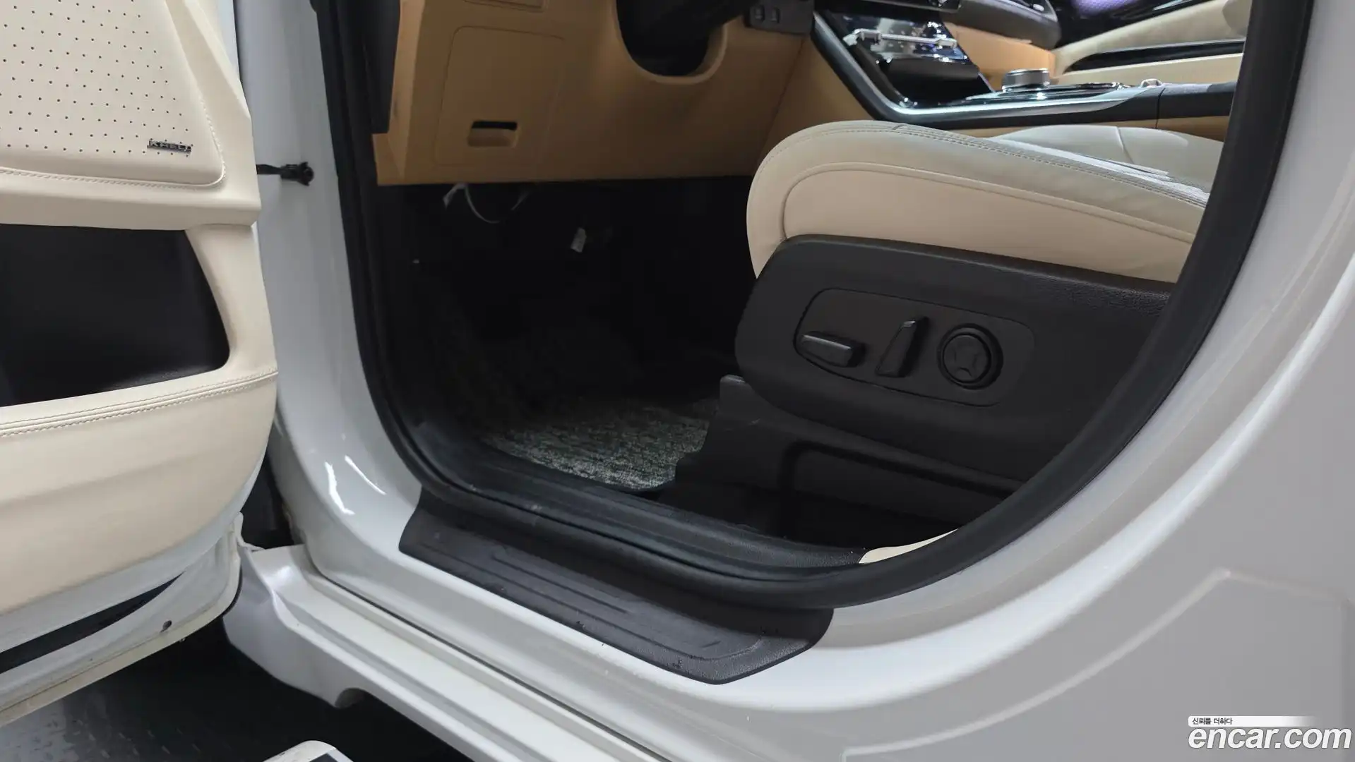 Canival Kia 2023.8-OPTION-044