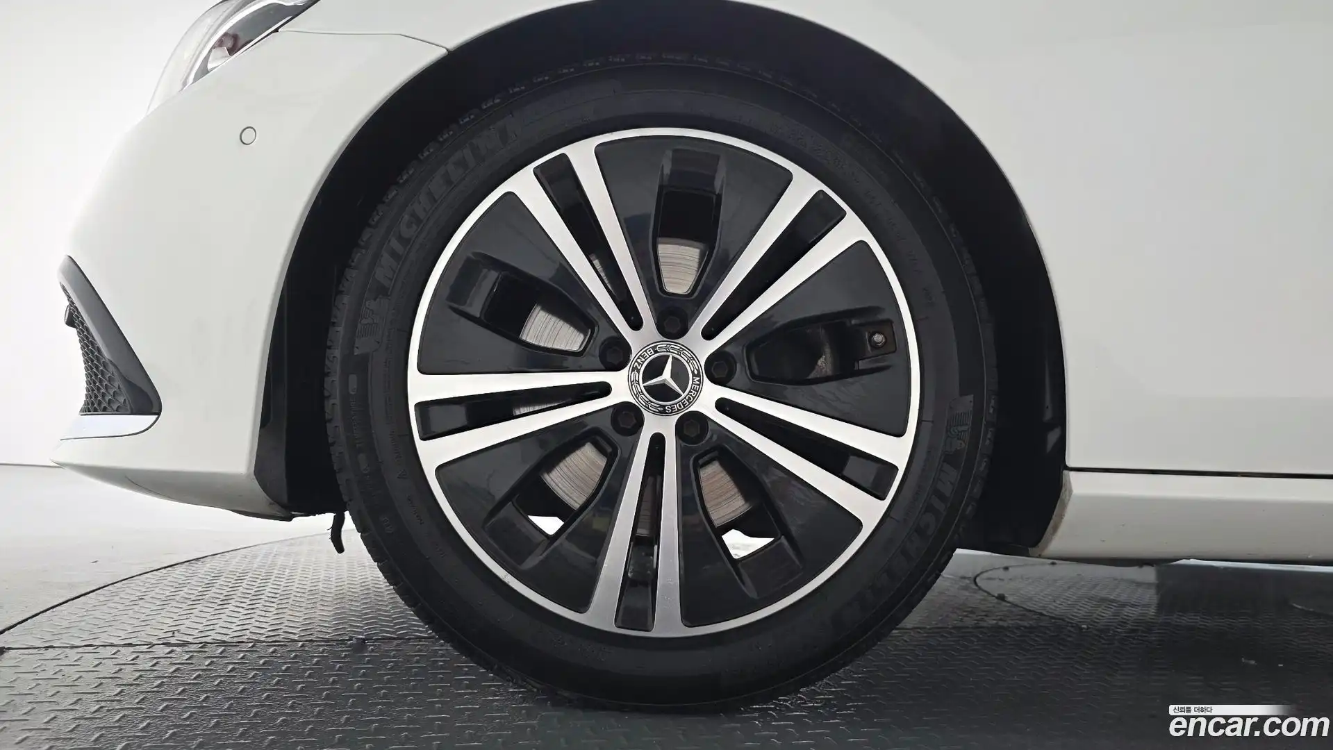 E-Class Mercedes-Benz 2020.11-OUTER-005