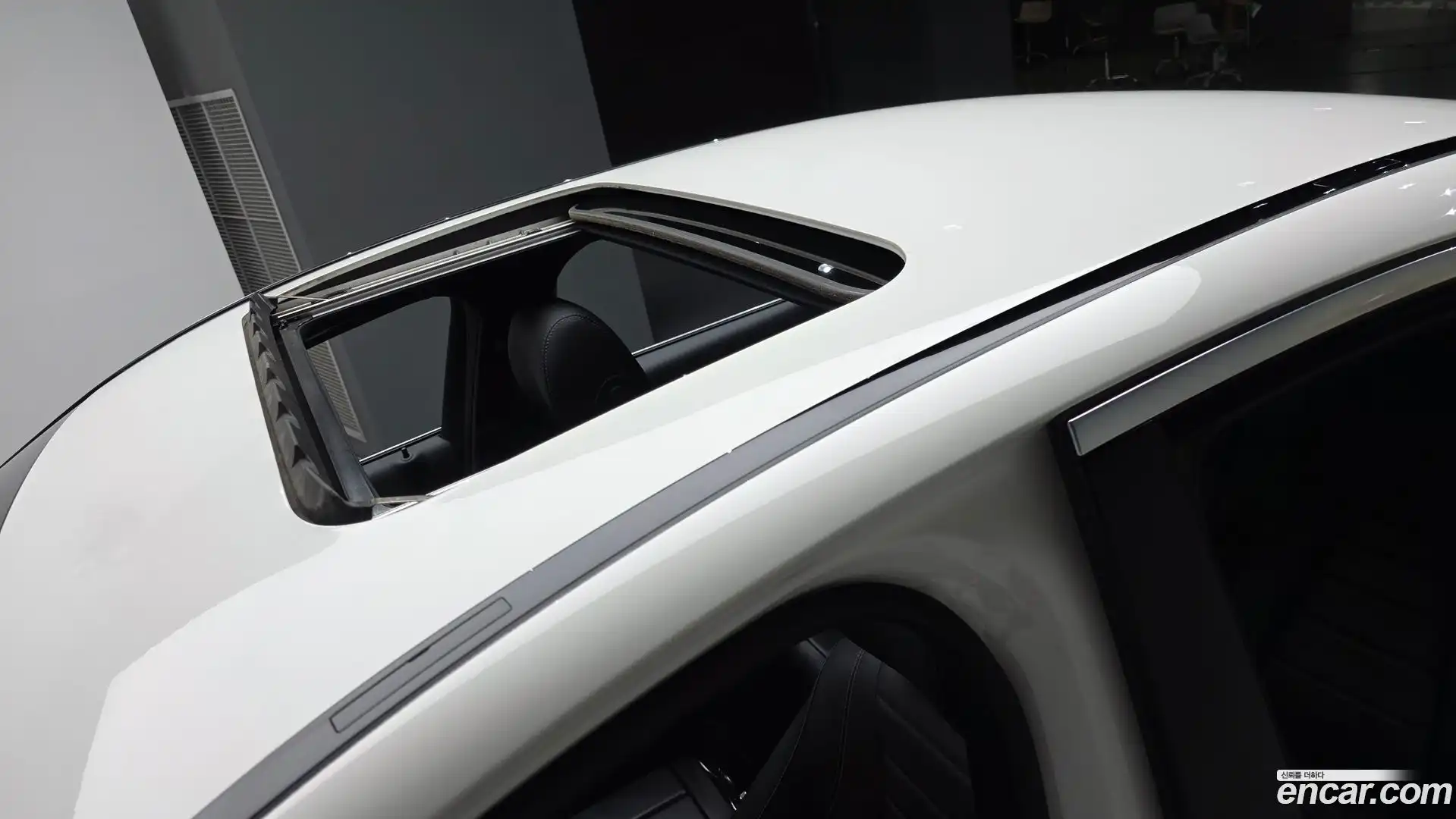 E-Class Mercedes-Benz 2020.11-OPTION-019
