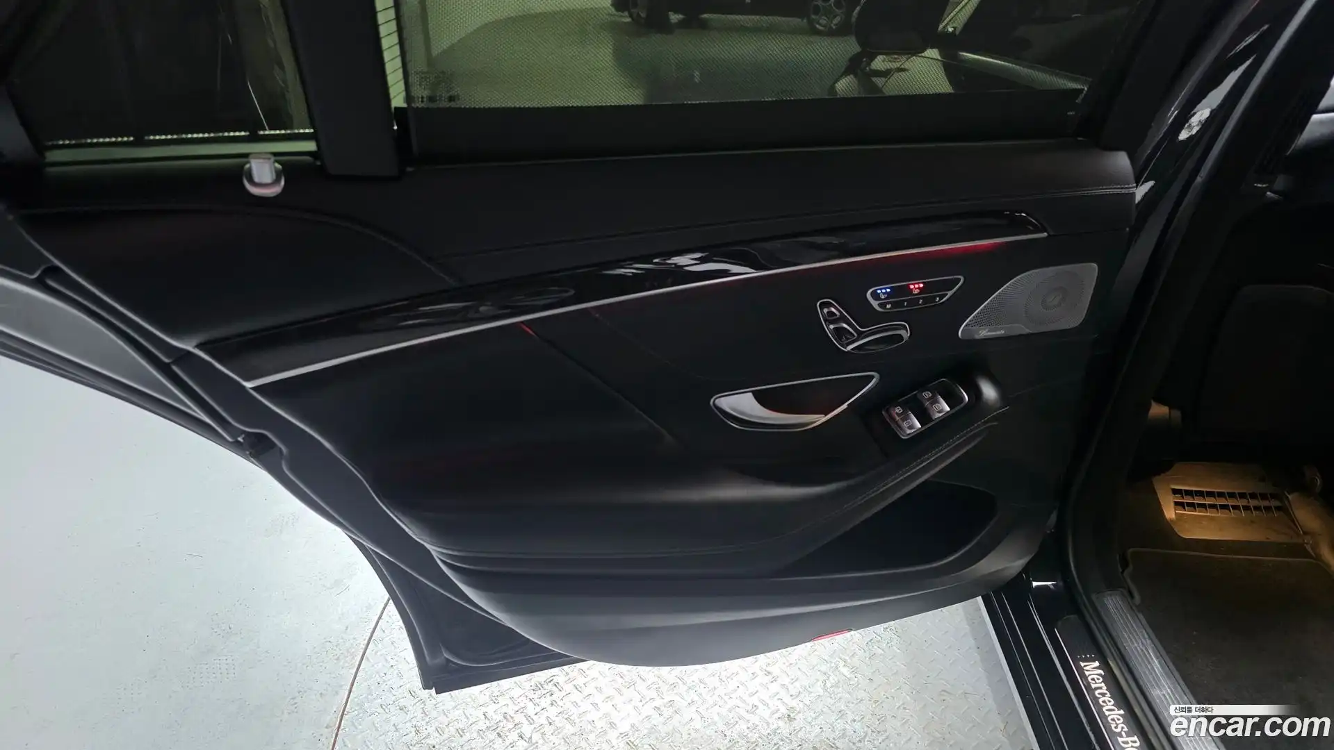 S-Class Mercedes-Benz 2018.0-INNER-035