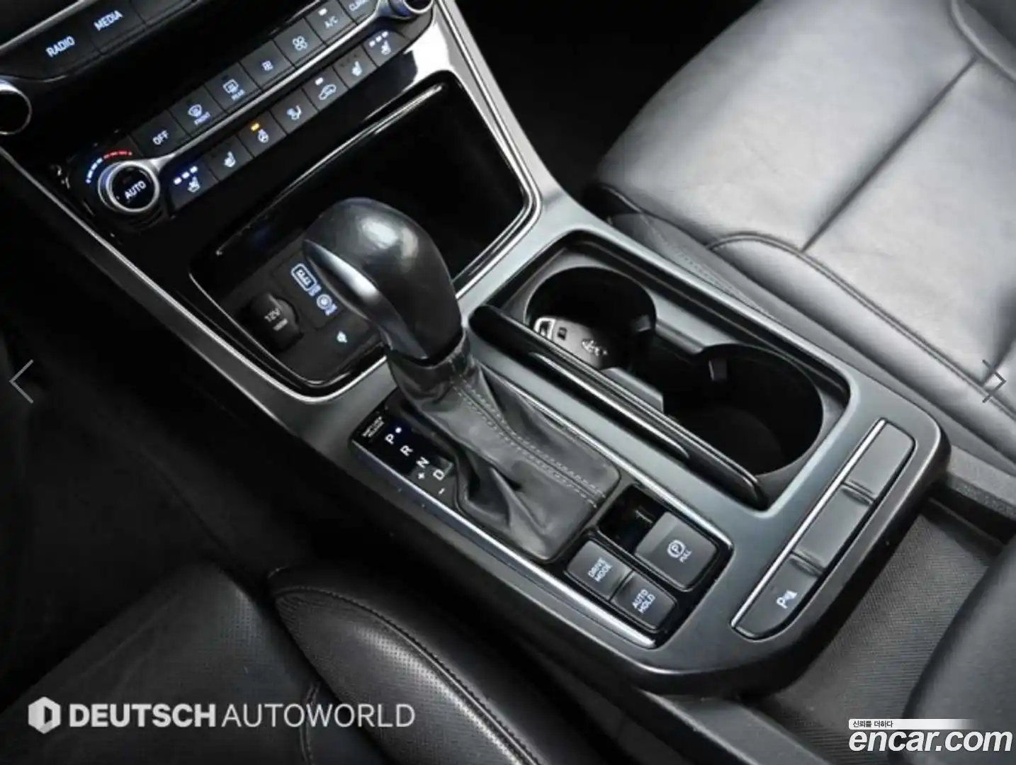 Grandeur Hyundai 2017.1-INNER-009