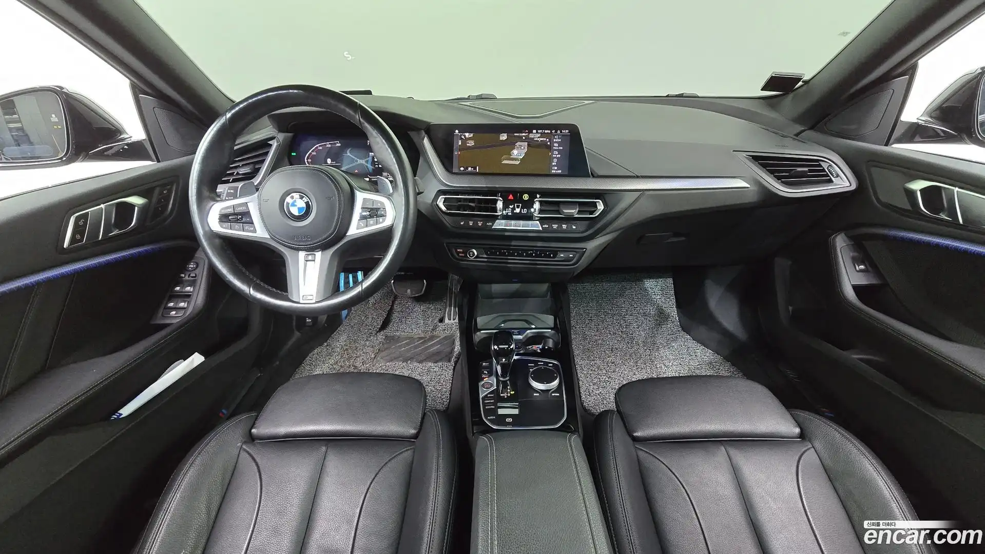 2-Series BMW 2022.8-INNER-007