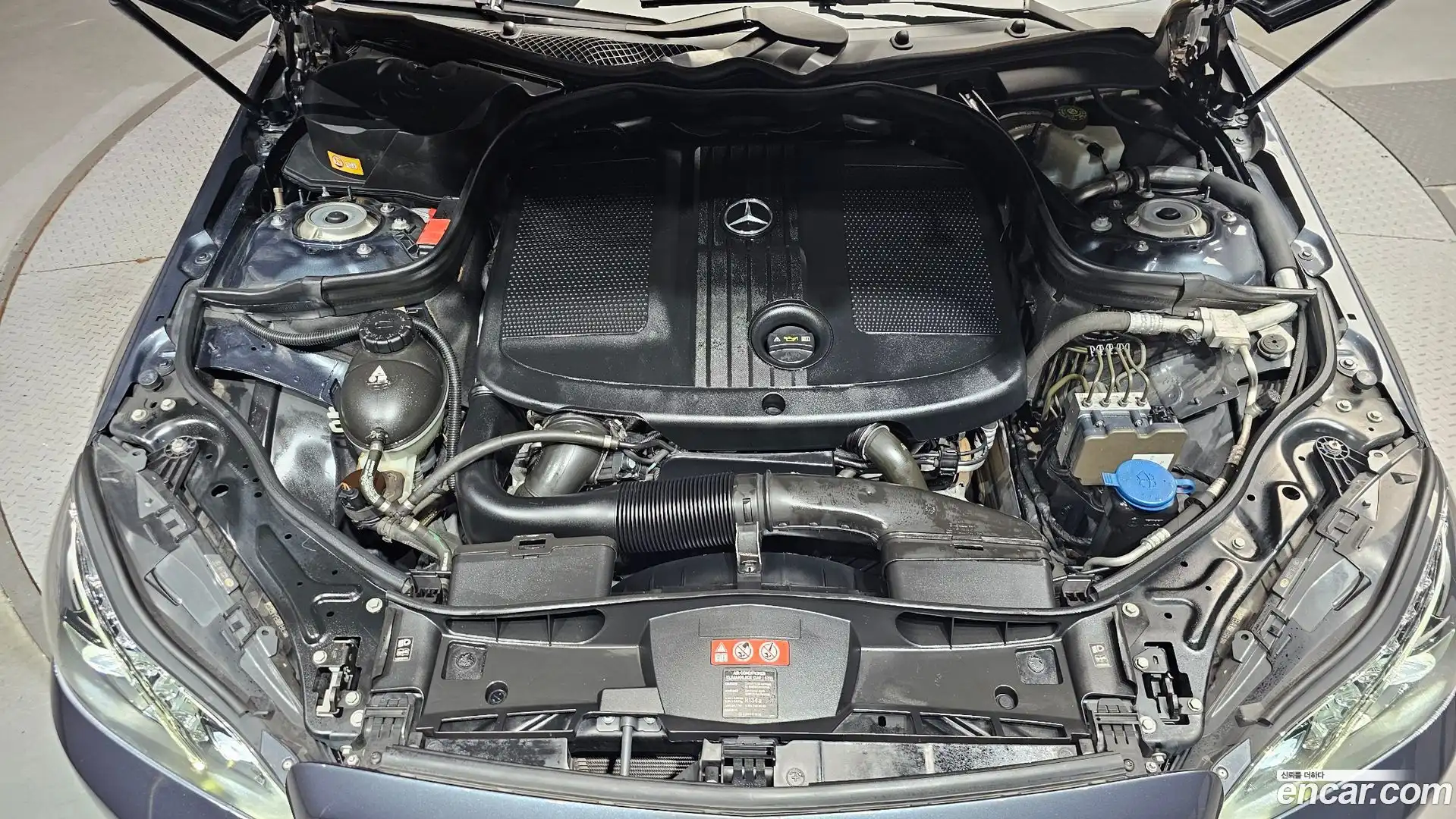 E-Class Mercedes-Benz 2013.8-OUTER-006