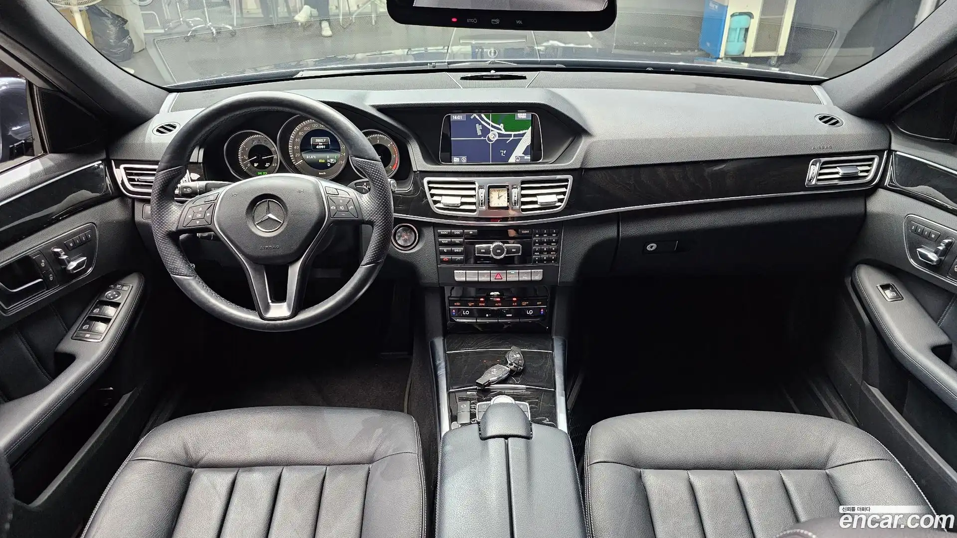 E-Class Mercedes-Benz 2013.8-INNER-007