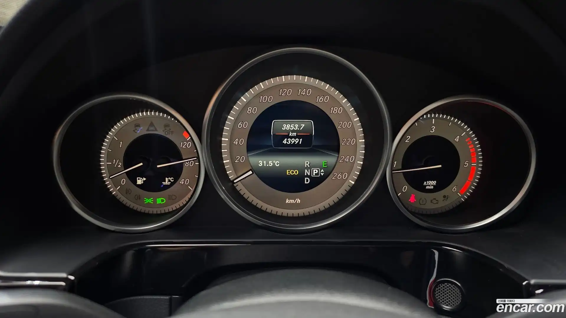 E-Class Mercedes-Benz 2013.8-INNER-008