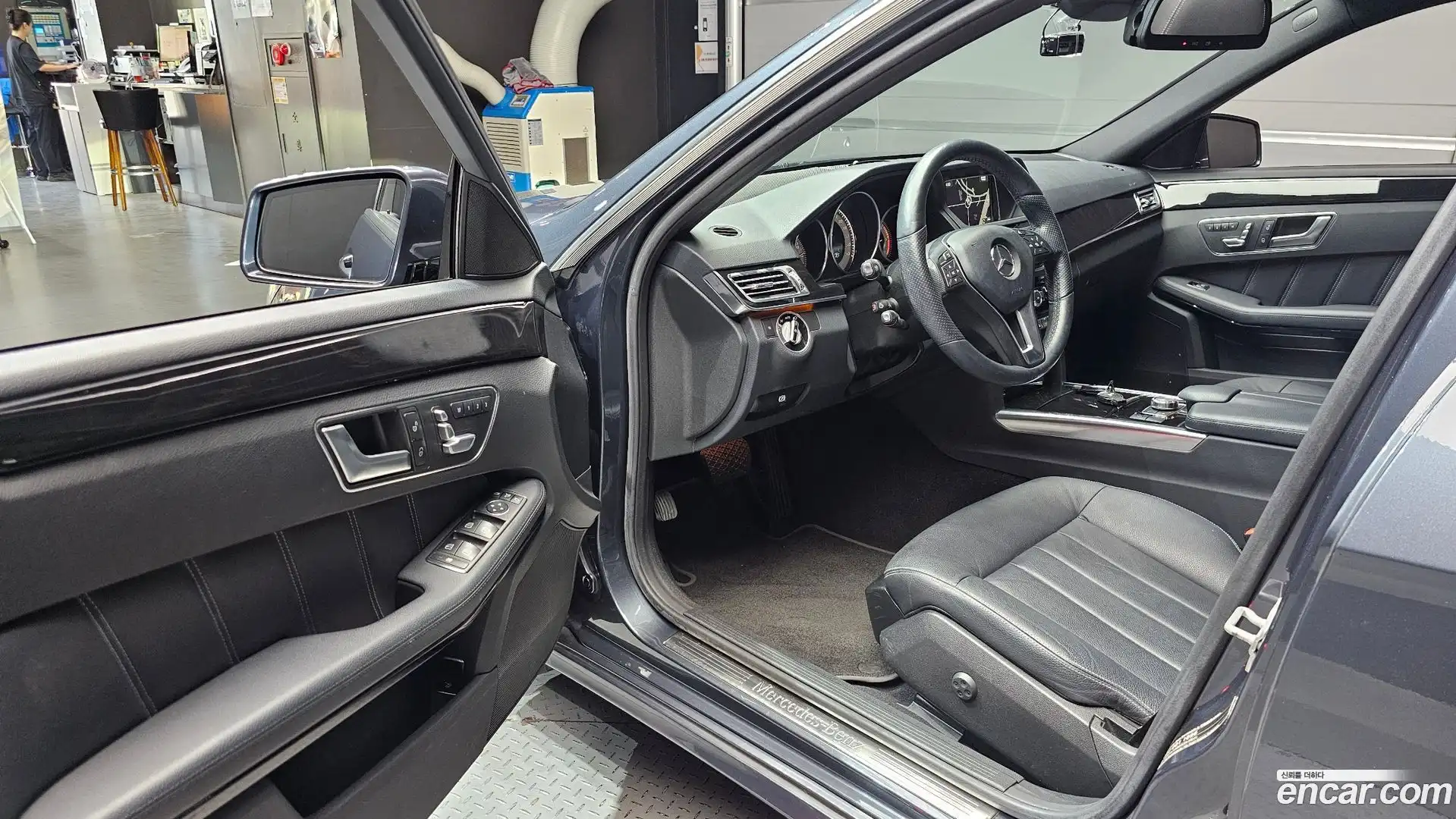 E-Class Mercedes-Benz 2013.8-INNER-010