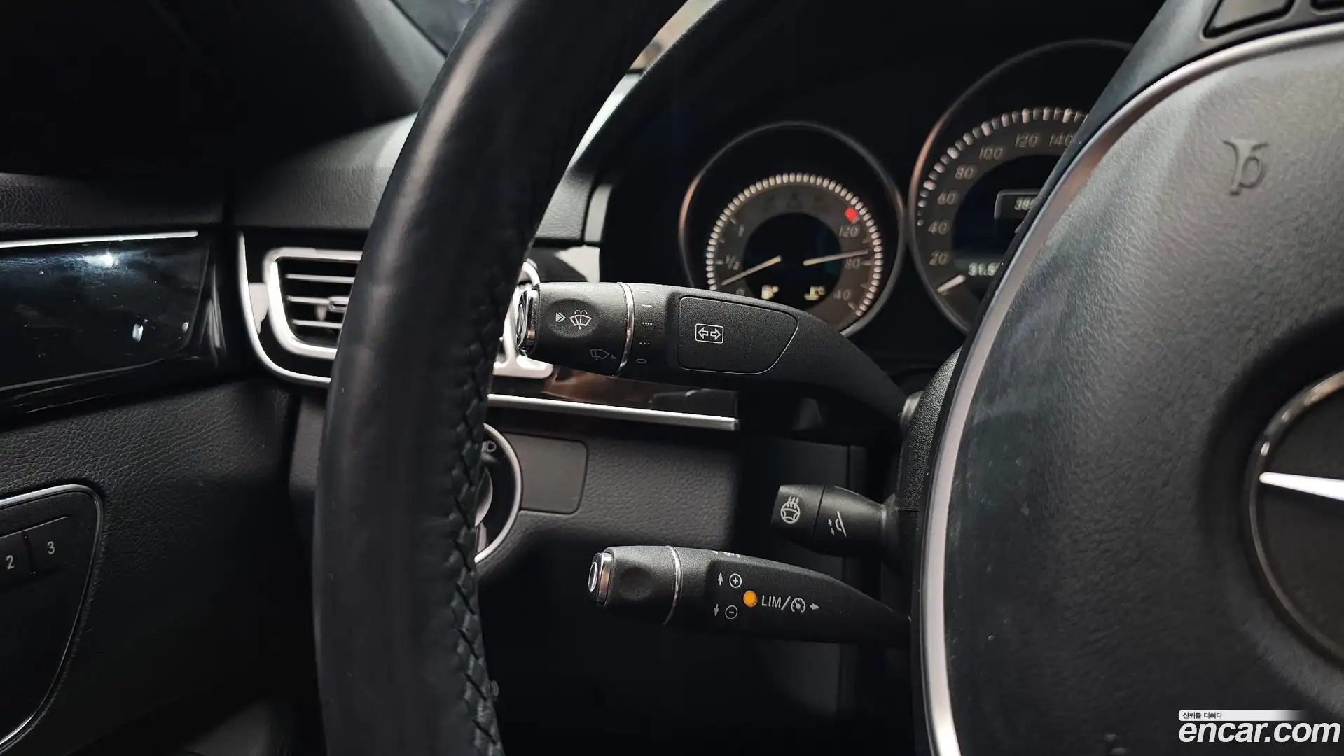 E-Class Mercedes-Benz 2013.8-OPTION-023