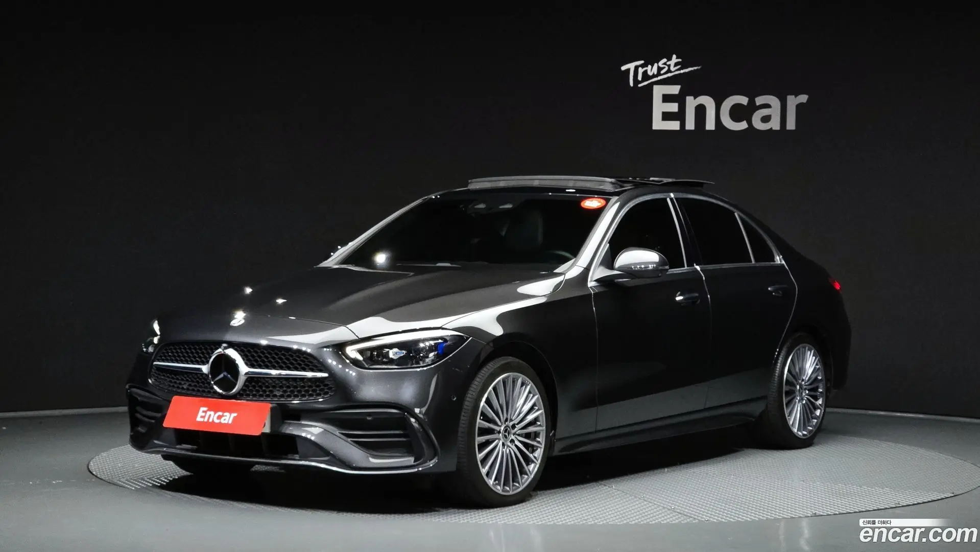 Main__Slider__Photo:C-Class Mercedes-Benz 2022.4-0