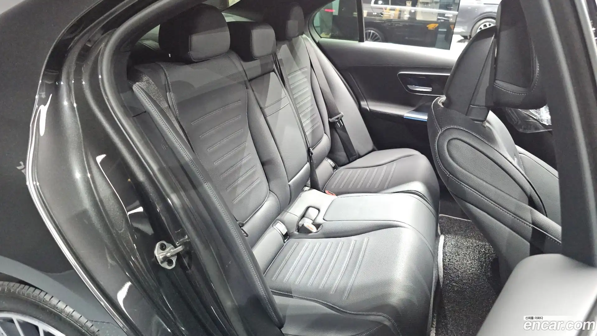 C-Class Mercedes-Benz 2022.4-OPTION-015