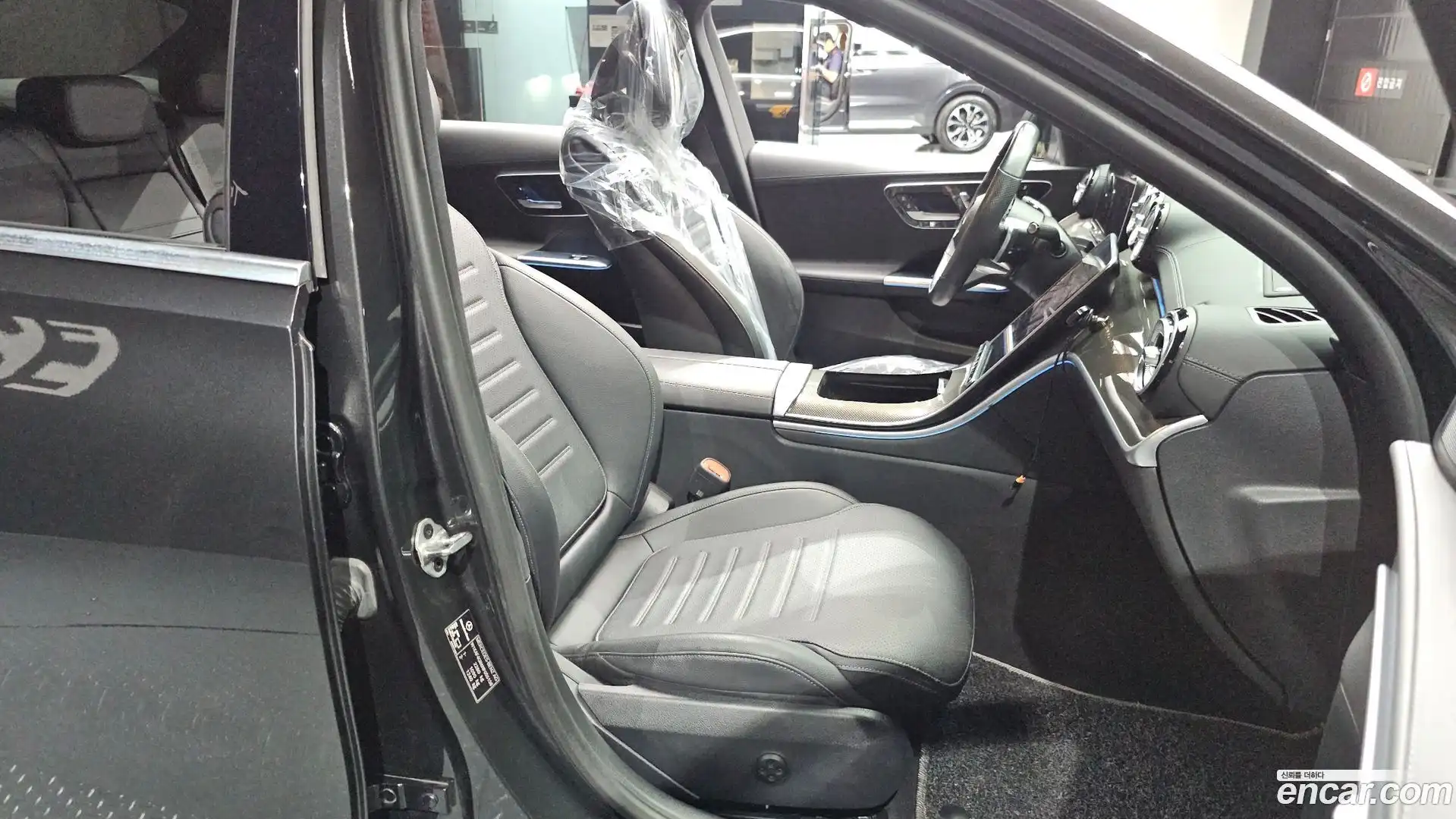 C-Class Mercedes-Benz 2022.4-OPTION-016