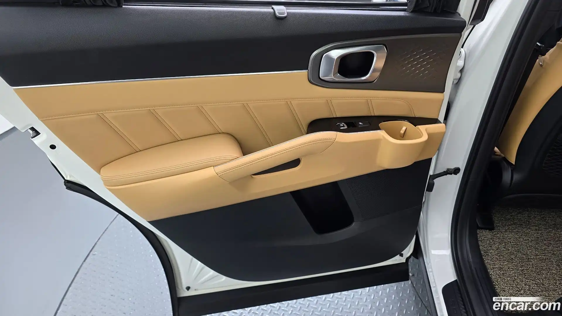 Sorento Kia 2022.1-INNER-035