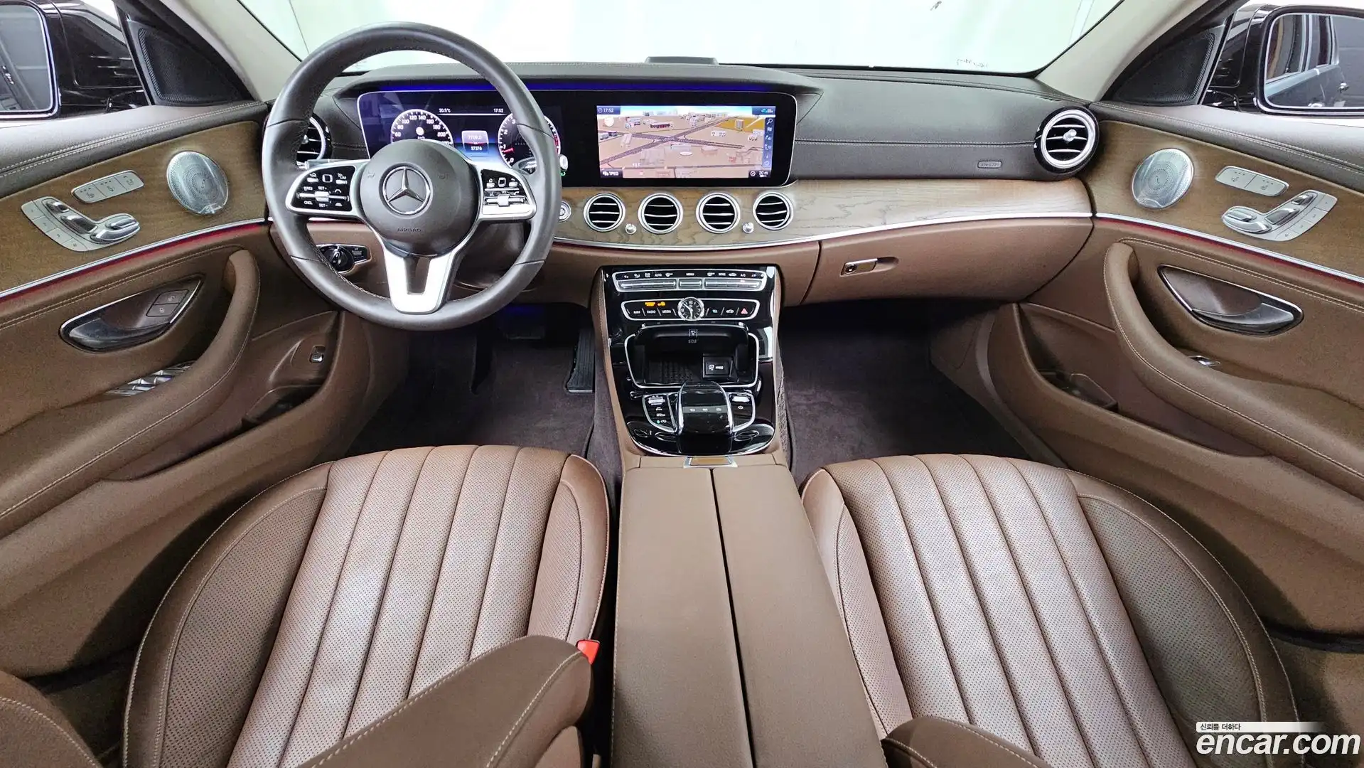 E-Class Mercedes-Benz 2020.5-INNER-007