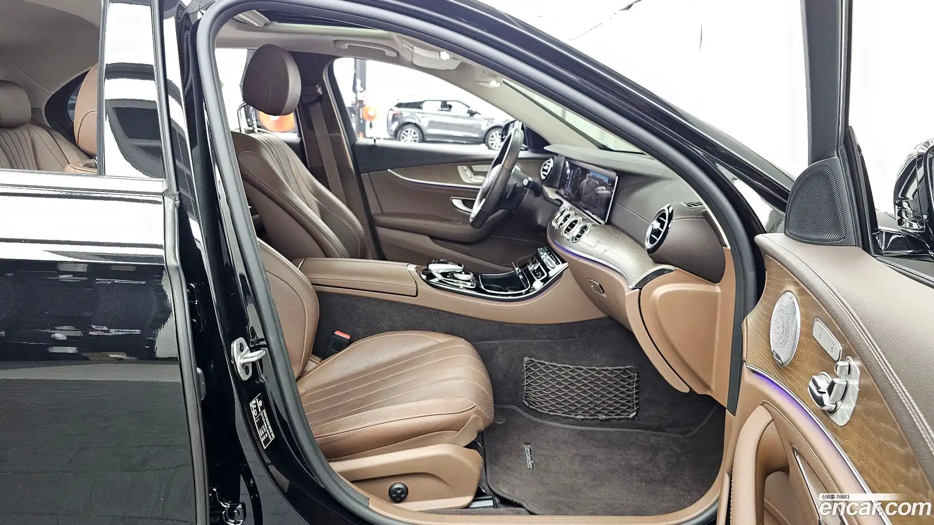 E-Class Mercedes-Benz 2020.5-OPTION-015