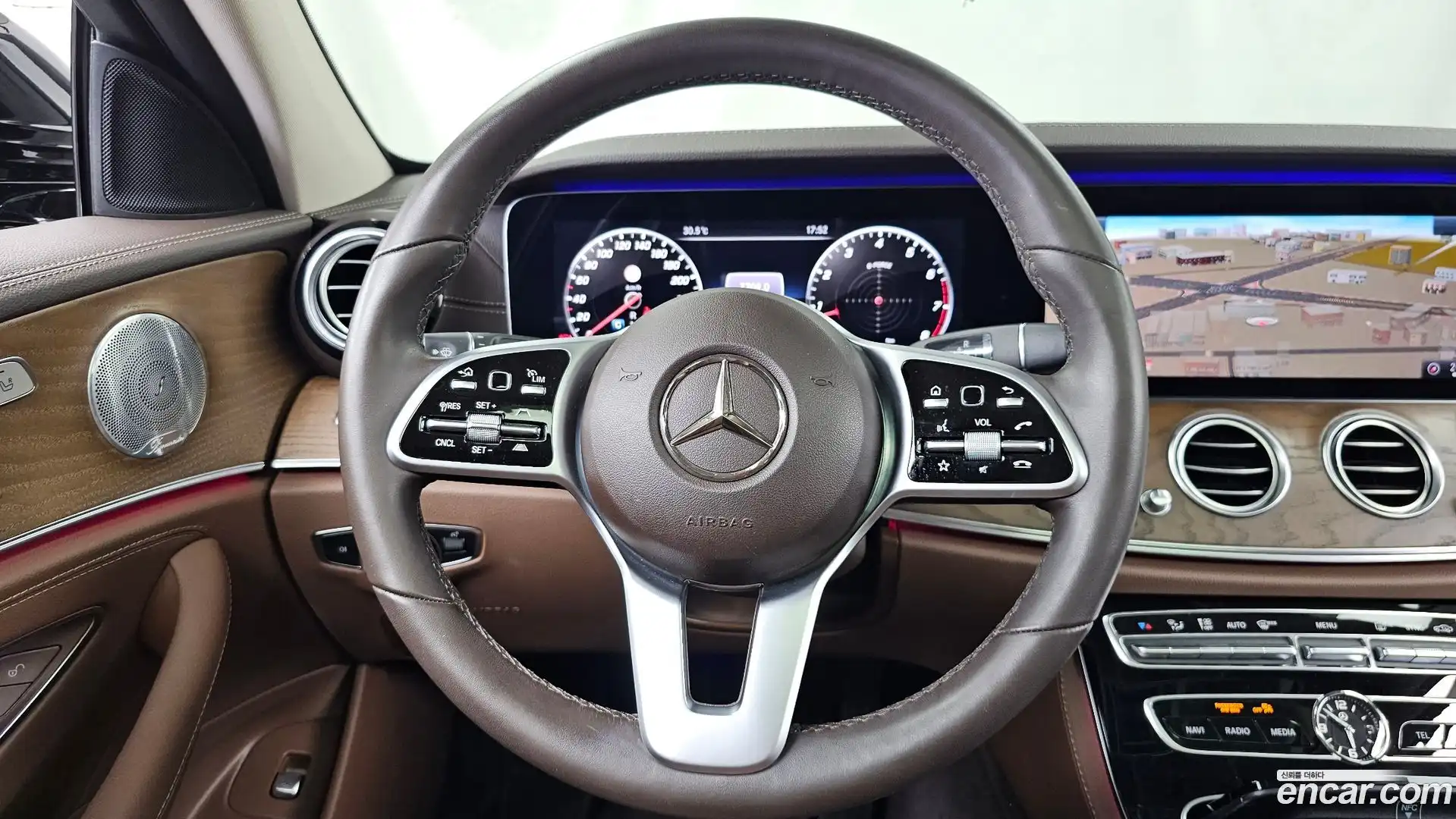 E-Class Mercedes-Benz 2020.5-OPTION-017