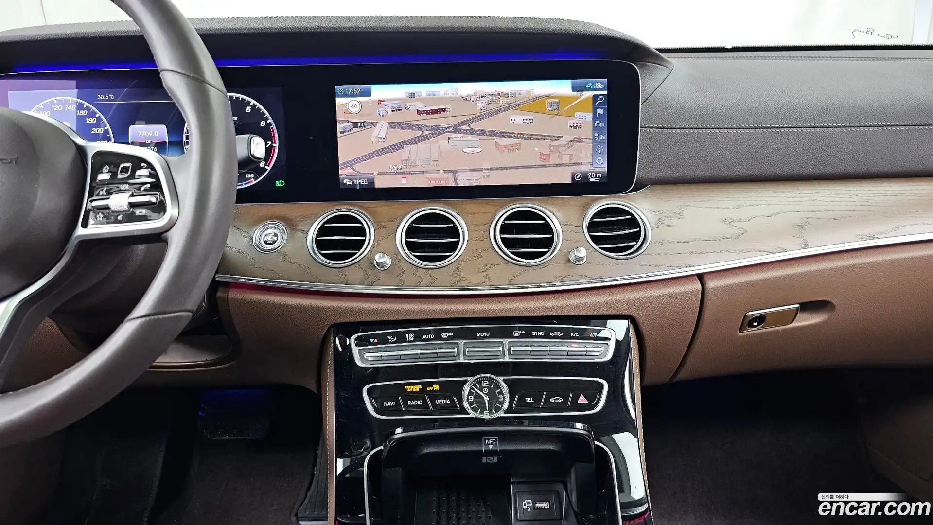 E-Class Mercedes-Benz 2020.5-OPTION-018