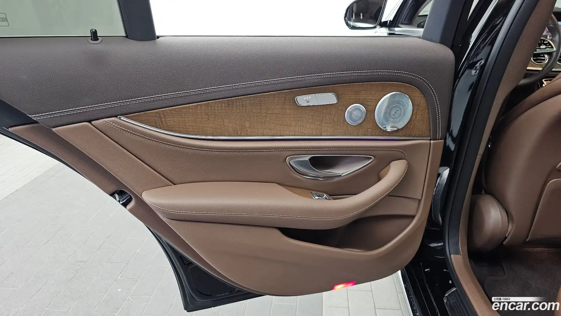 E-Class Mercedes-Benz 2020.5-INNER-035