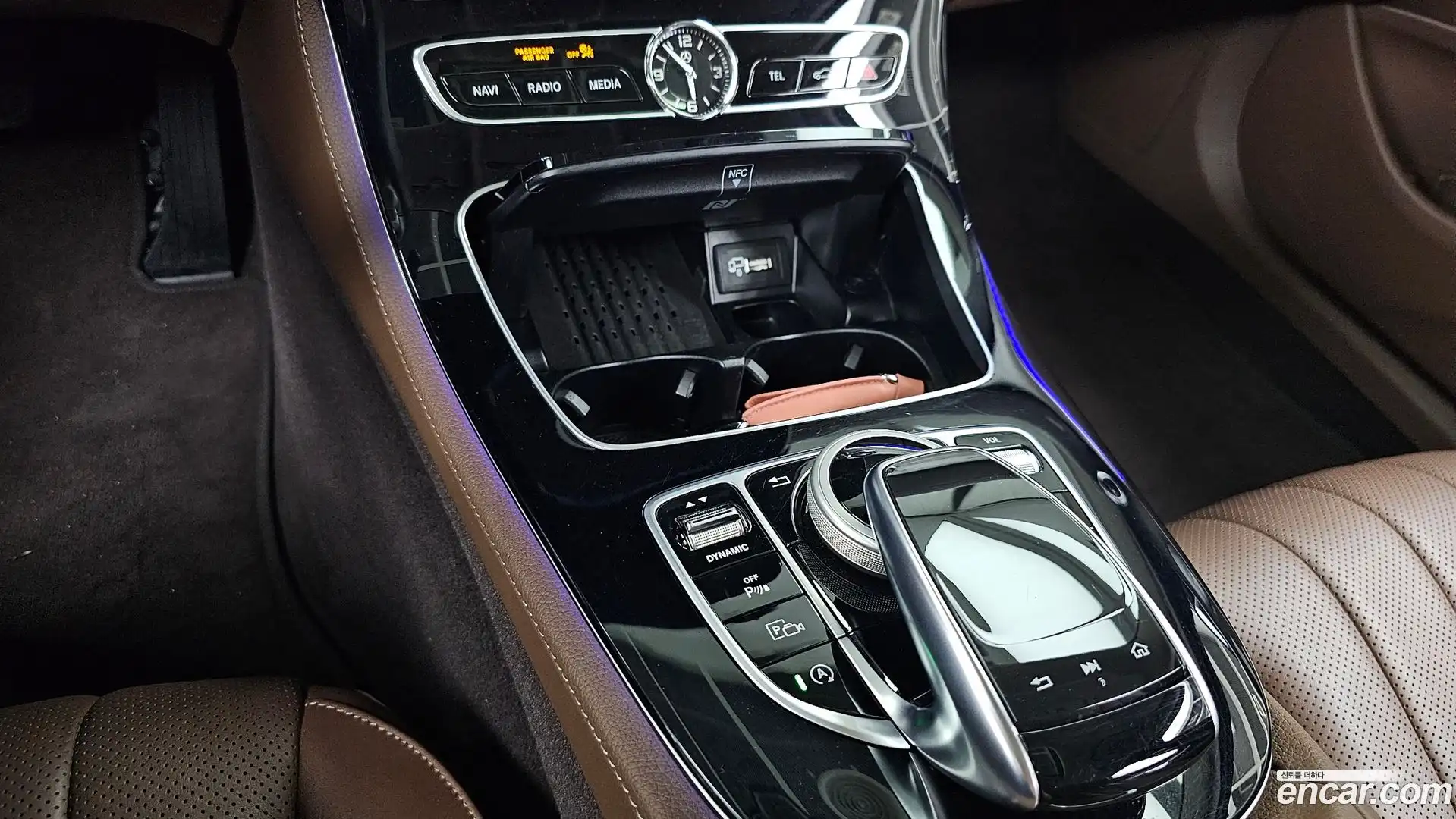 E-Class Mercedes-Benz 2020.5-OPTION-044