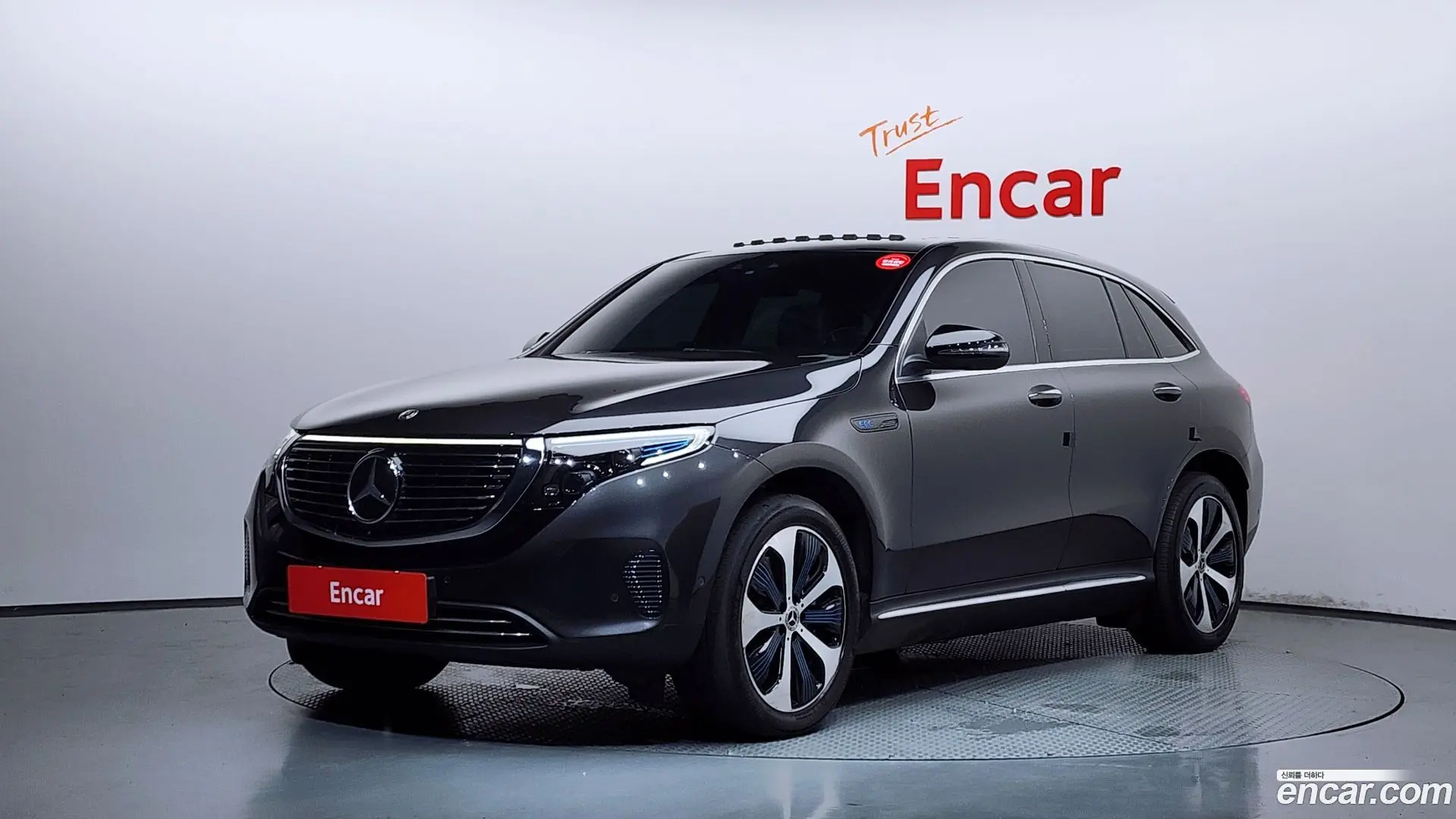 Main__Slider__Photo:EQC Mercedes-Benz 2020.9-0