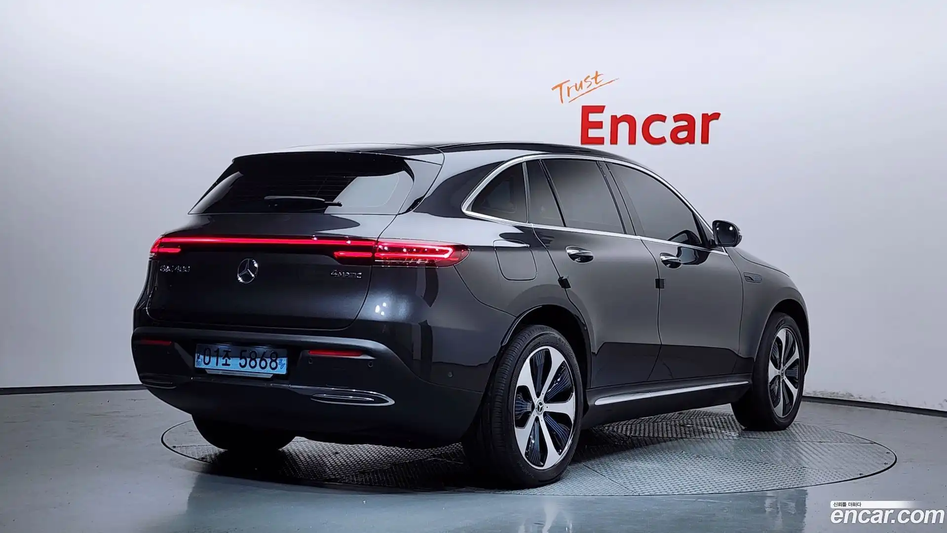 EQC Mercedes-Benz 2020.9-OUTER-002