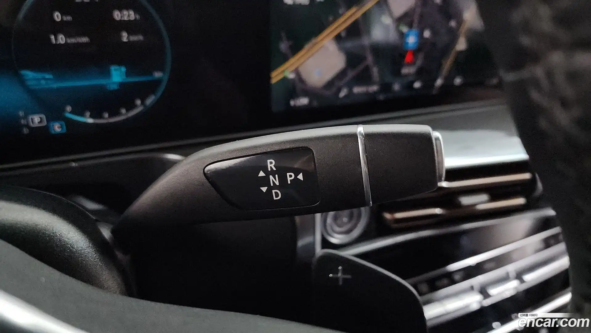 EQC Mercedes-Benz 2020.9-INNER-009