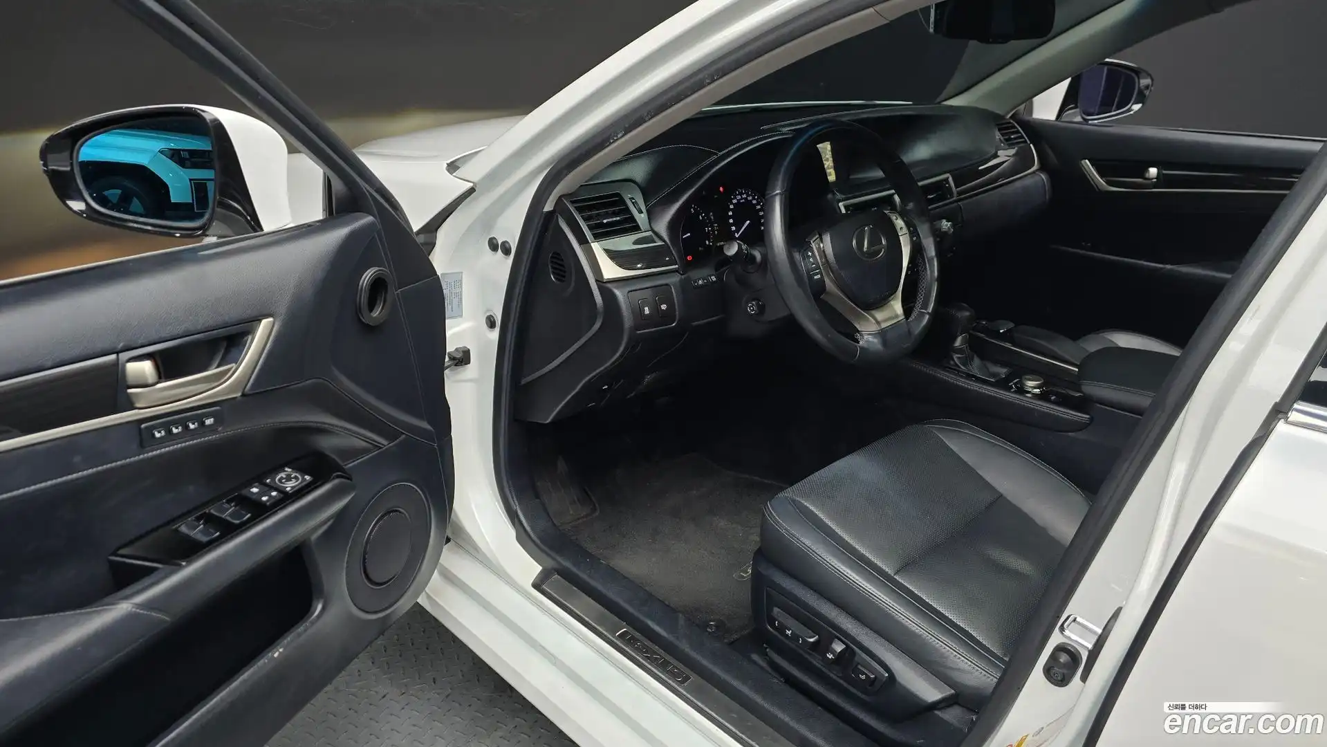 GS Lexus 2012.3-INNER-010