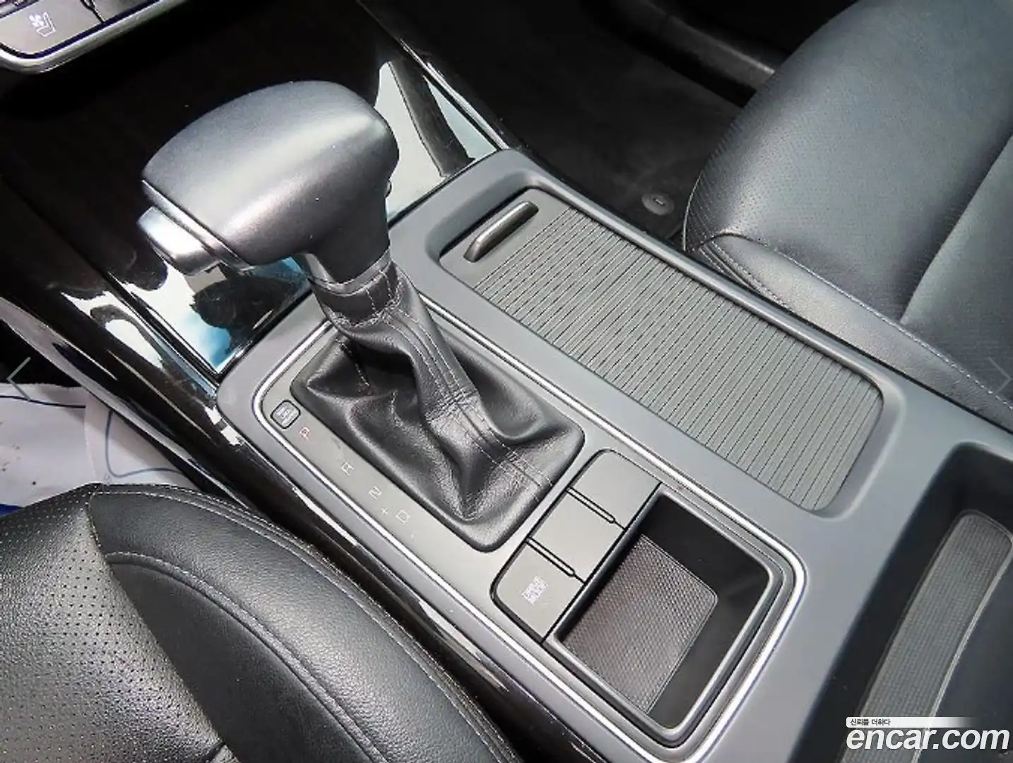 Sorento Kia 2017.8-INNER-010