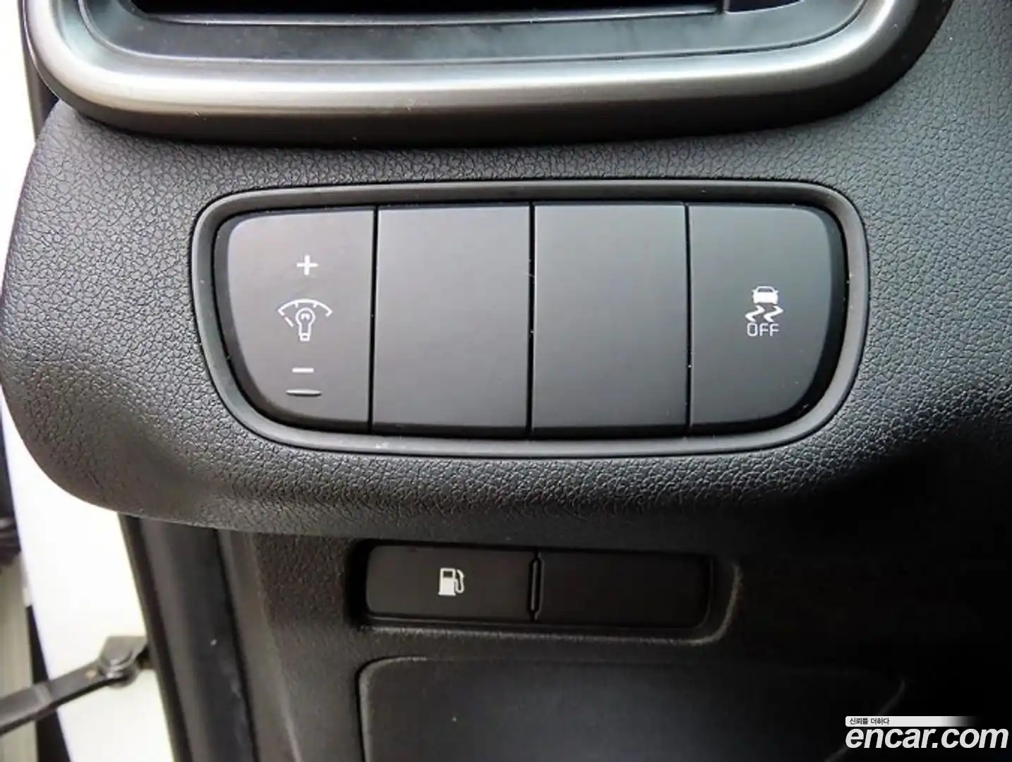 Sorento Kia 2017.8-OPTION-016