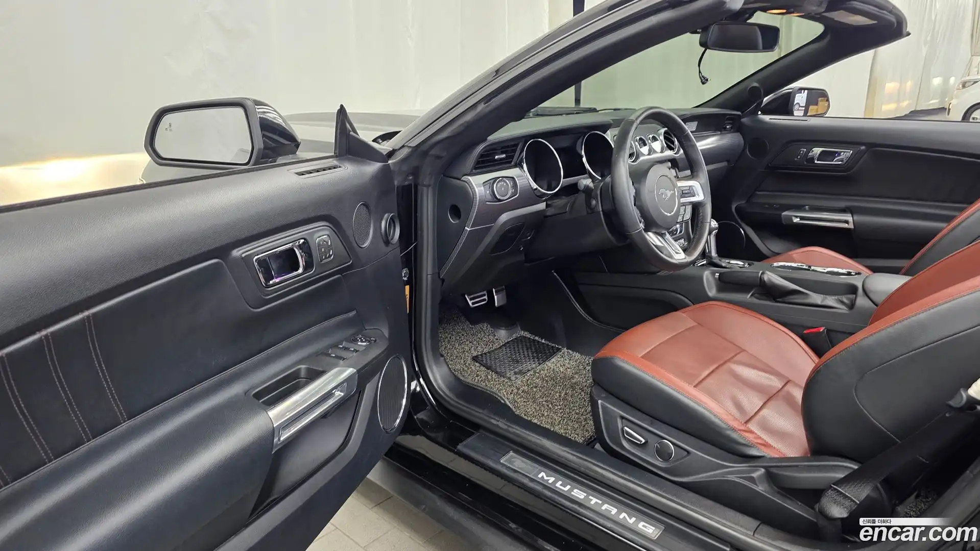 Mustang Ford 2017.5-INNER-010