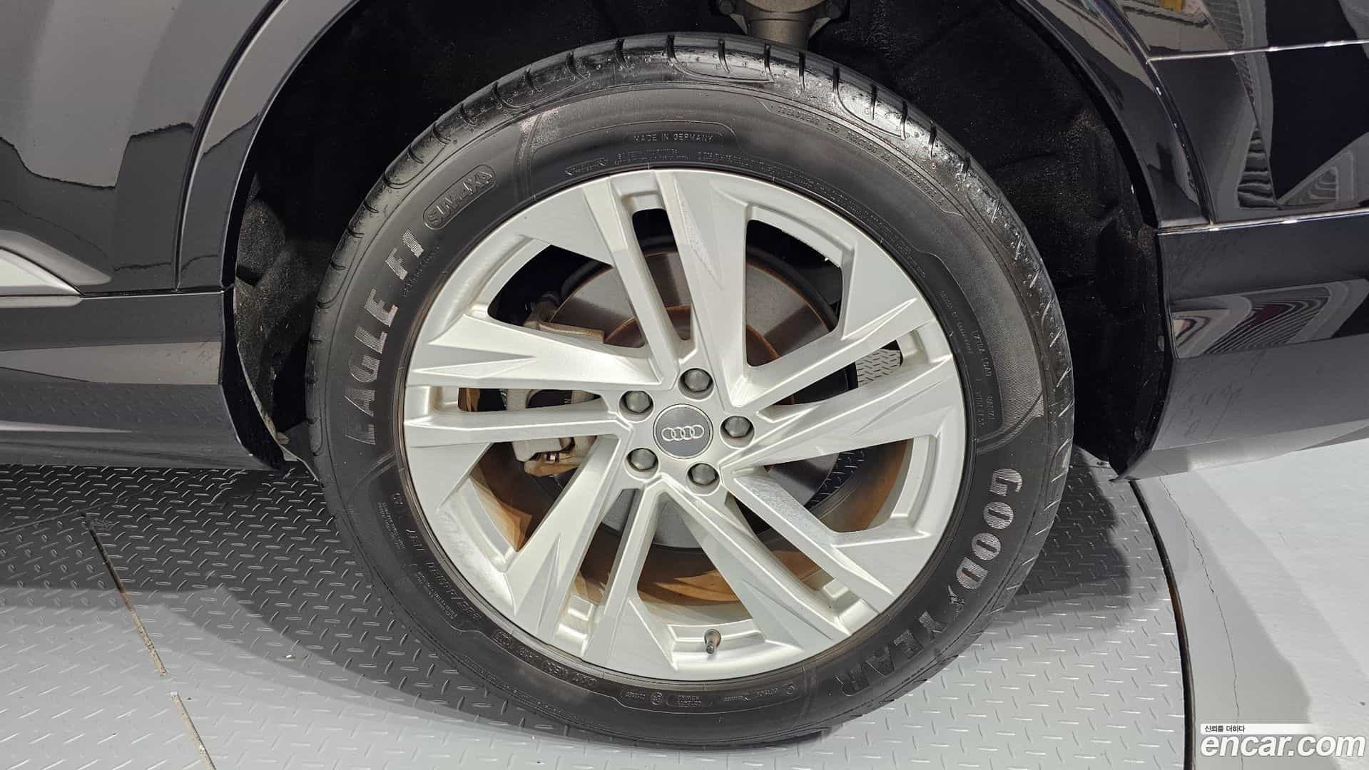 Q7 Audi 2021.2-OUTER-031