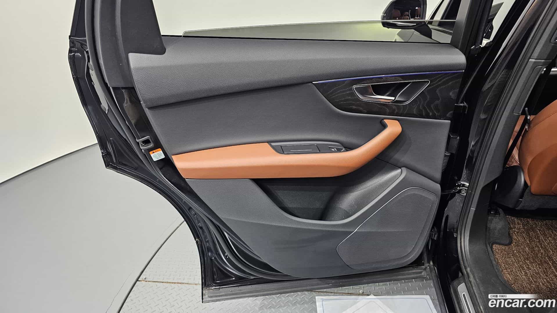 Q7 Audi 2021.2-INNER-035