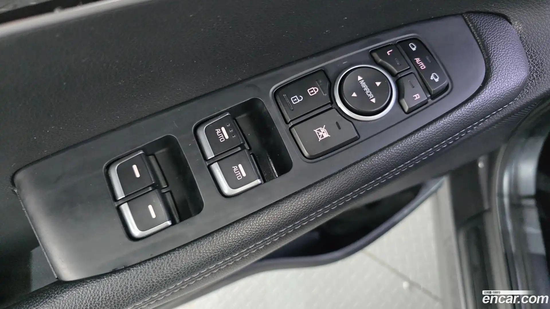 Sorento Kia 2016.8-OPTION-016