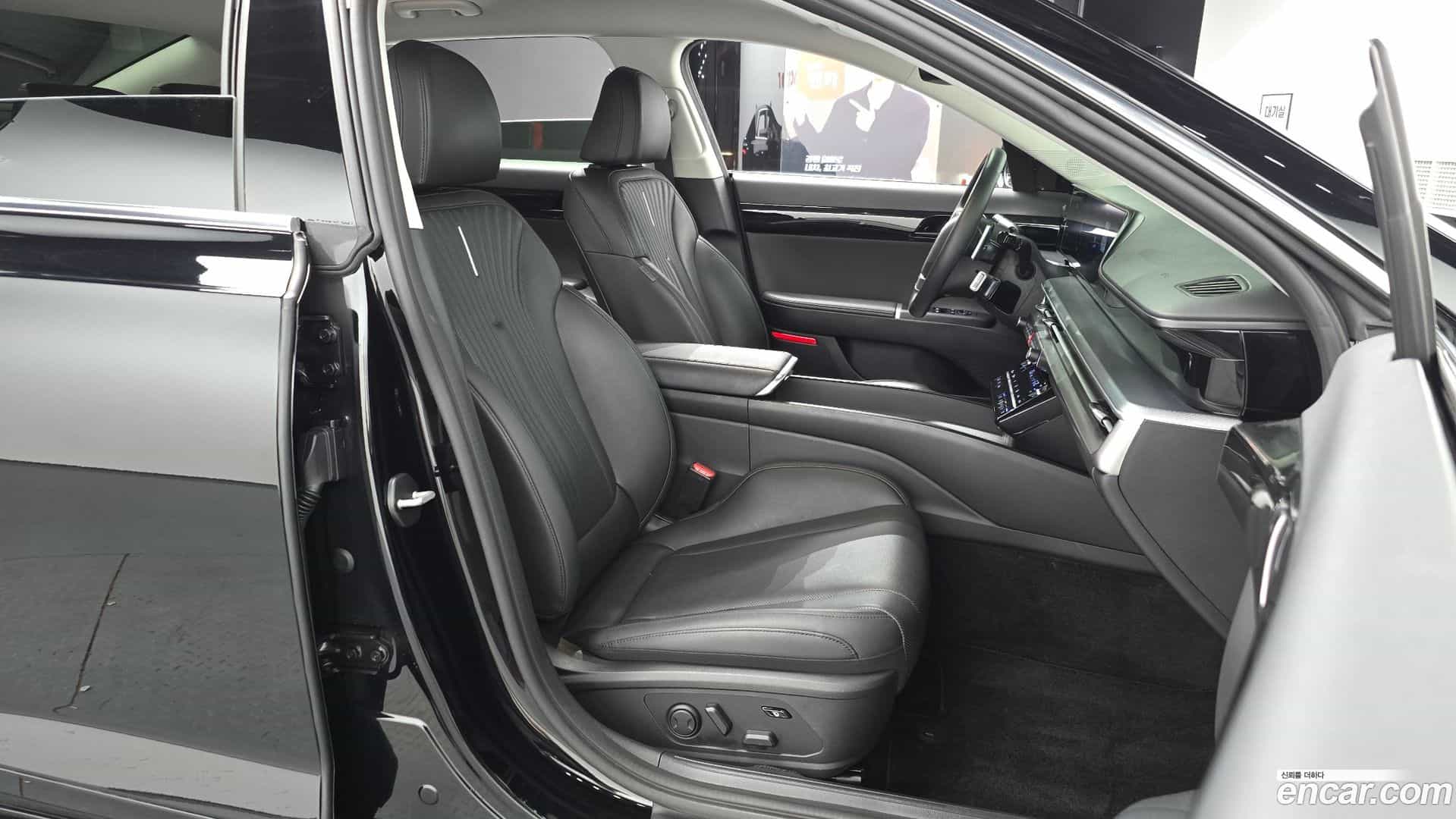 Grandeur Hyundai 2023.3-OPTION-015