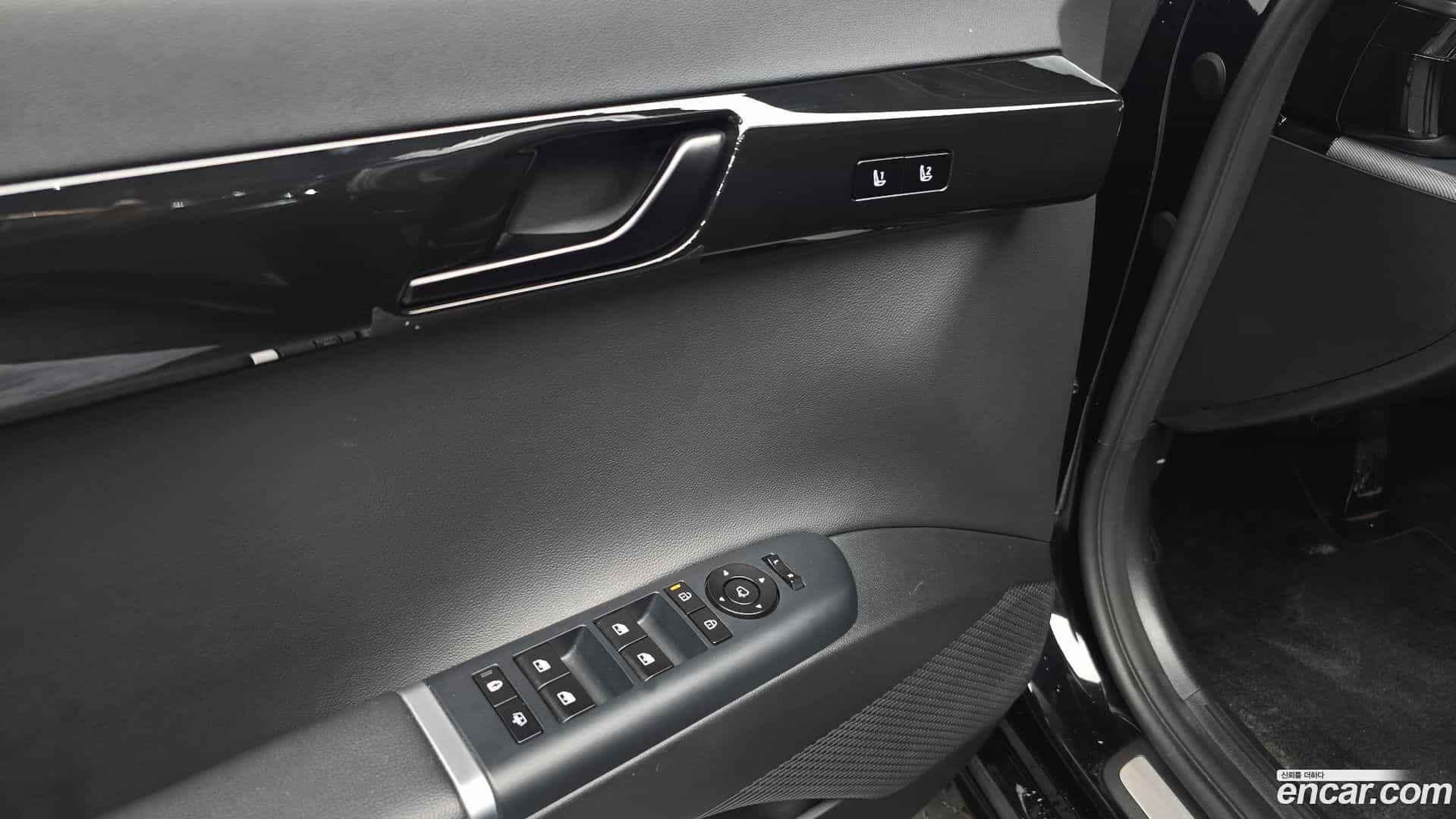 Grandeur Hyundai 2023.3-OPTION-023