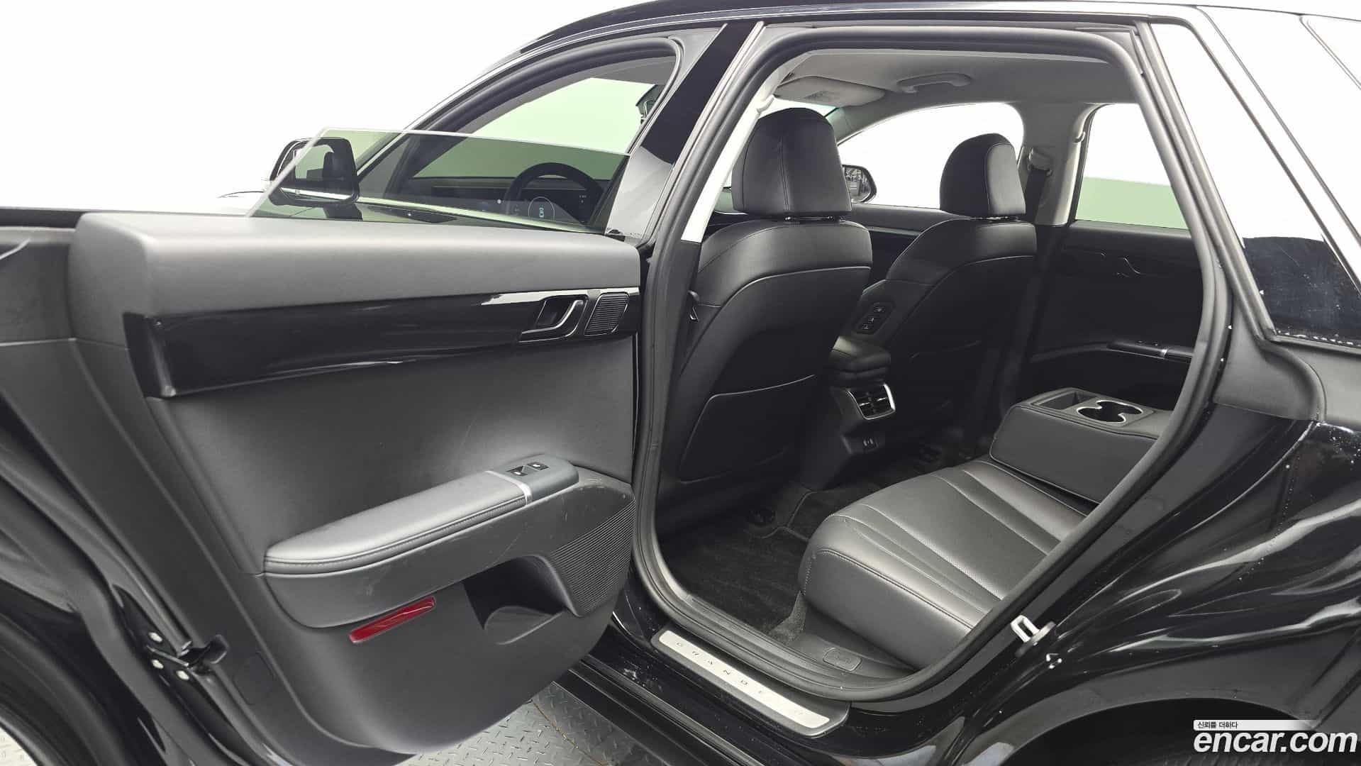 Grandeur Hyundai 2023.3-INNER-036