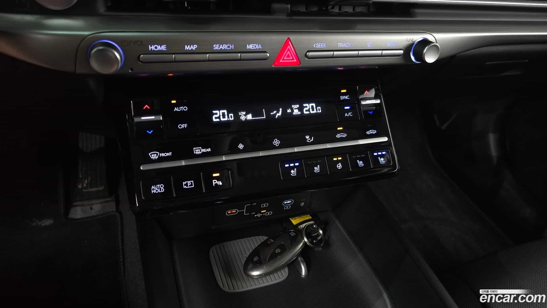 Grandeur Hyundai 2023.3-OPTION-042
