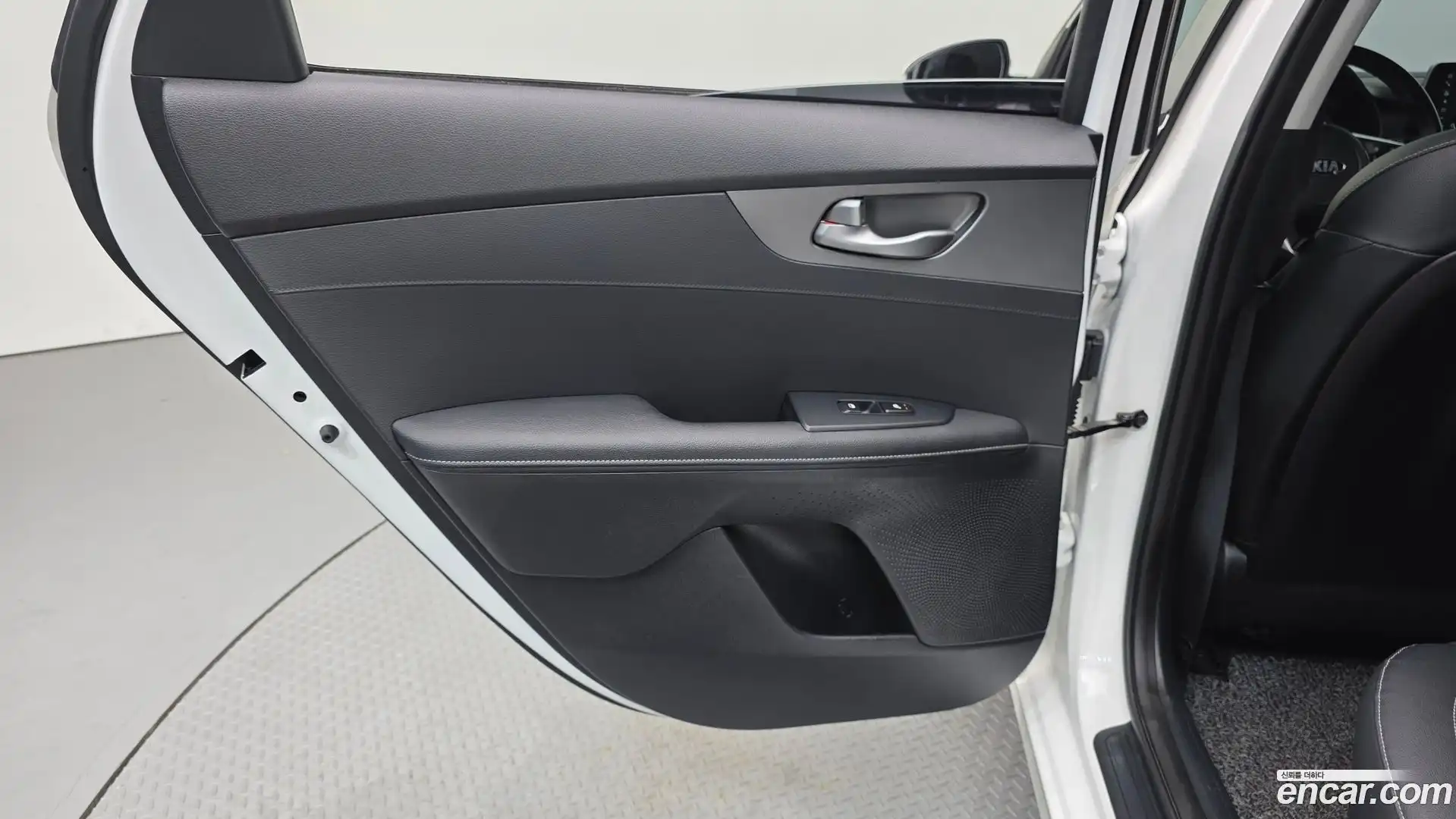 K3 Kia 2019.0-INNER-035