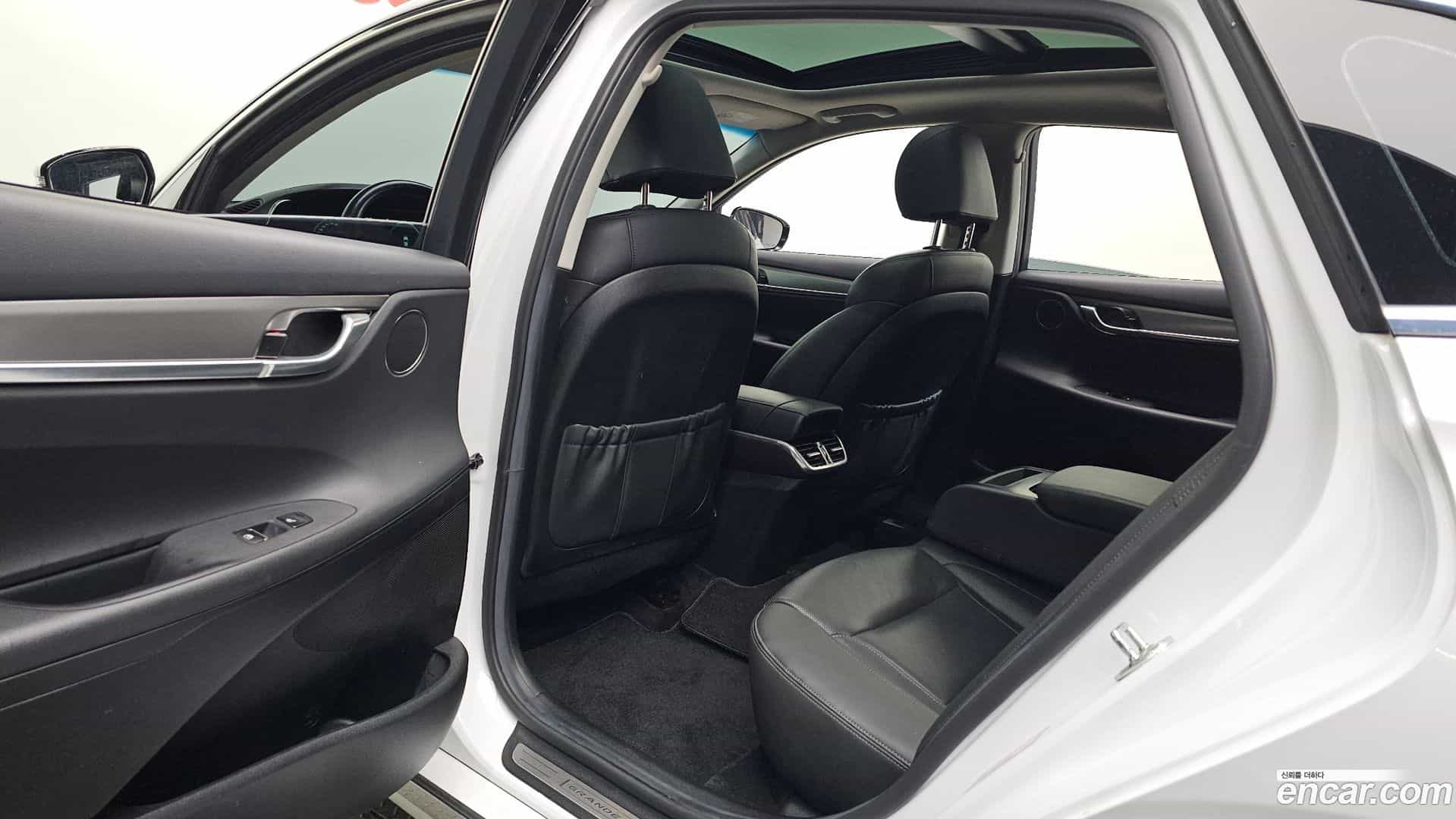 Grandeur Hyundai 2021.4-OPTION-015
