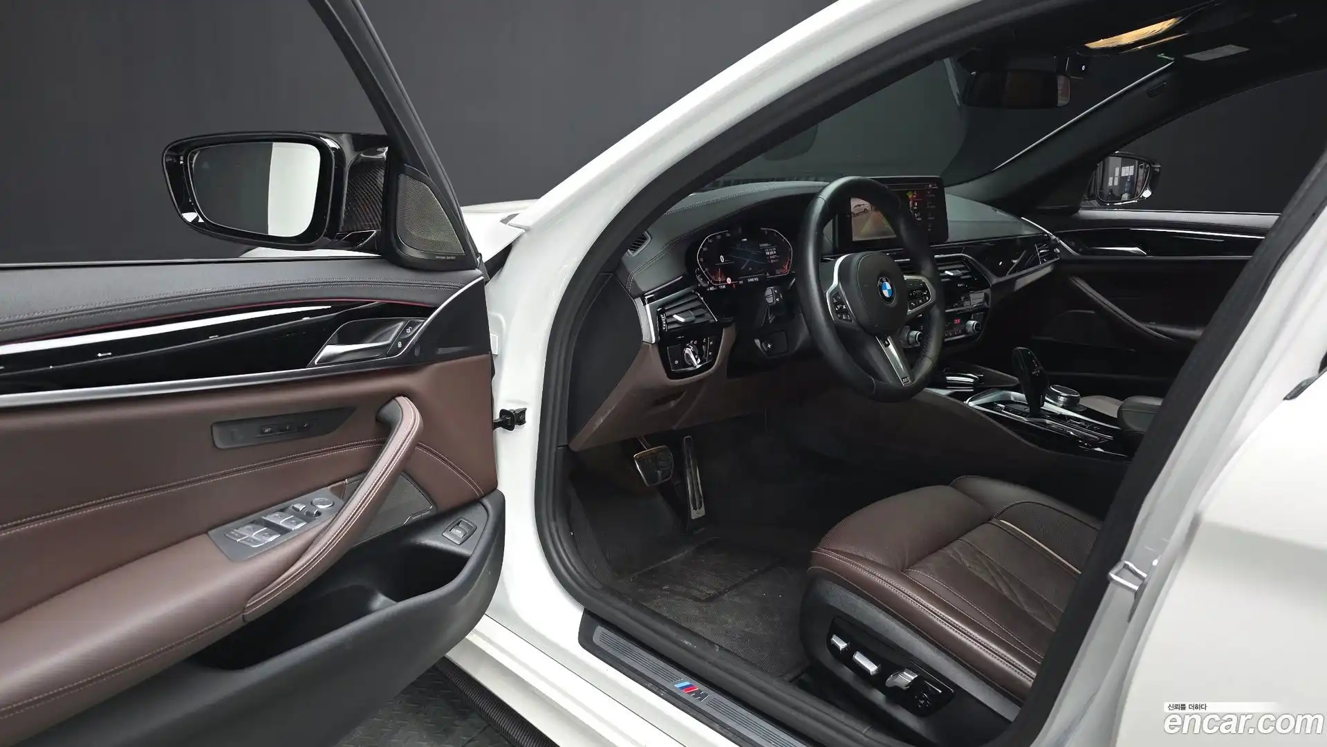 5-Series BMW 2022.1-INNER-010