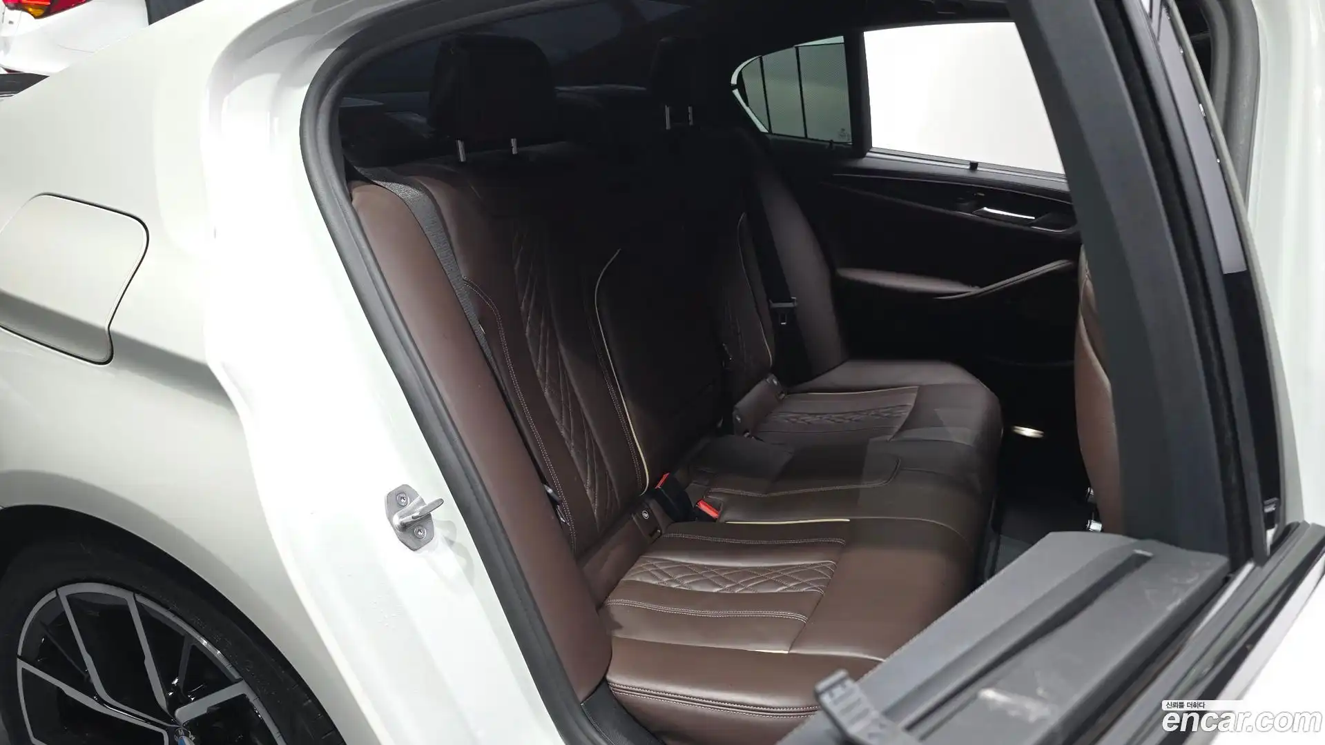 5-Series BMW 2022.1-OPTION-016